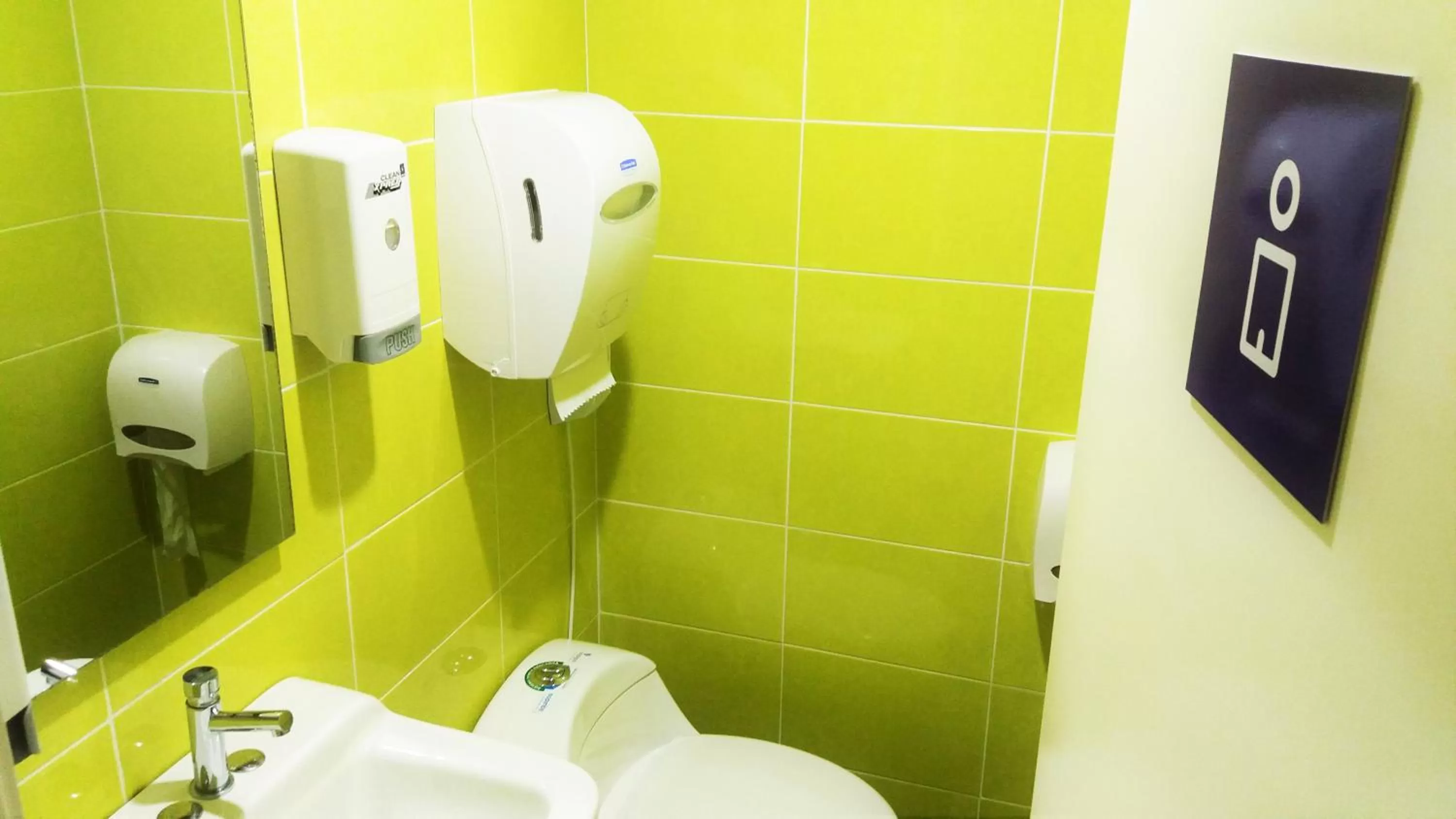 Public Bath, Bathroom in YU! Smarthotels