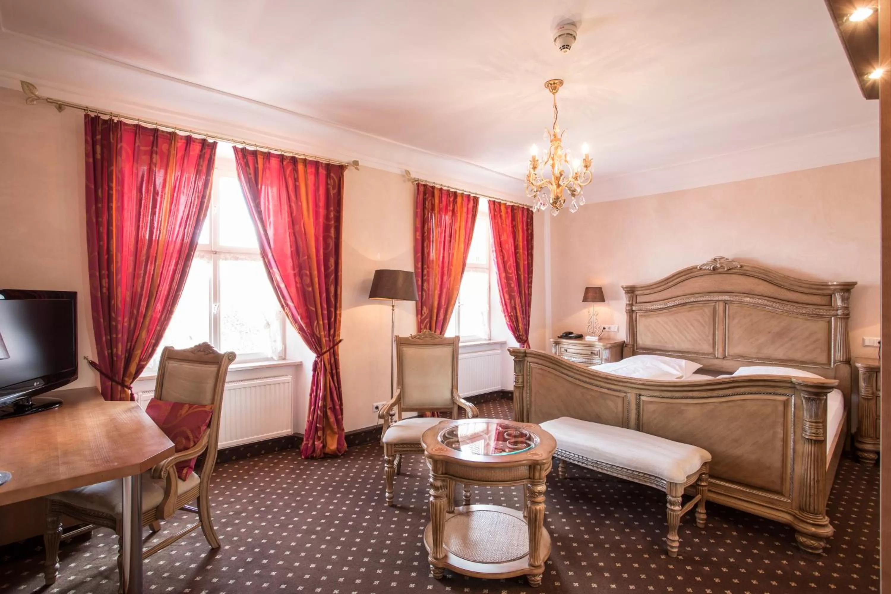 Photo of the whole room, Bed in Meiser Altstadt Hotel