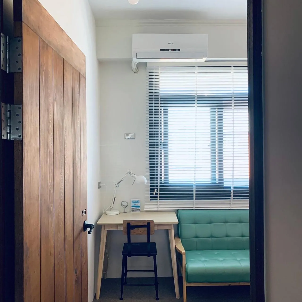 Seating area in Cozy House Hostel