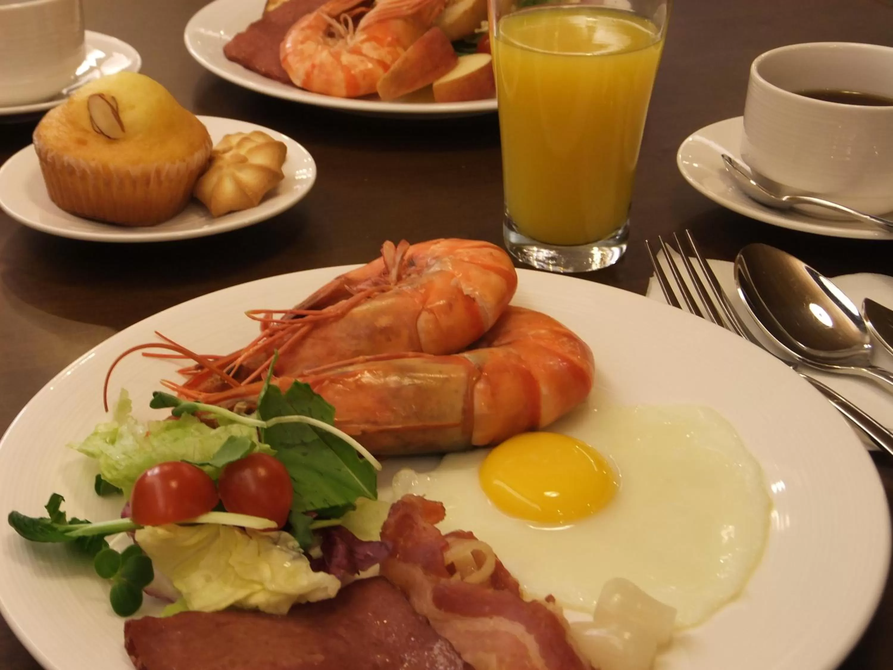 Food and drinks in Ramada by Wyndham Dongtan