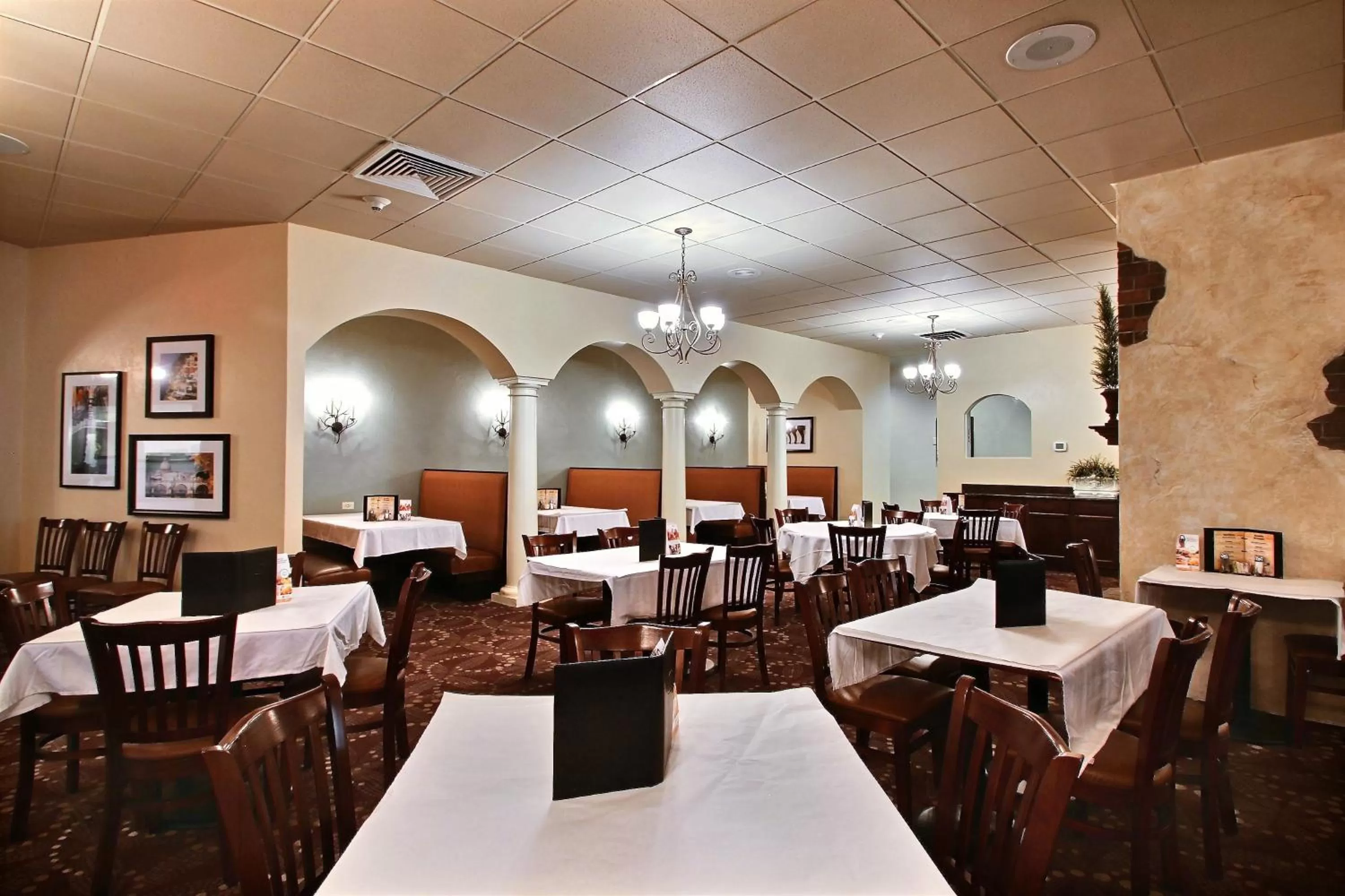 Restaurant/places to eat in Radisson Hotel and Conference Center Fond du Lac