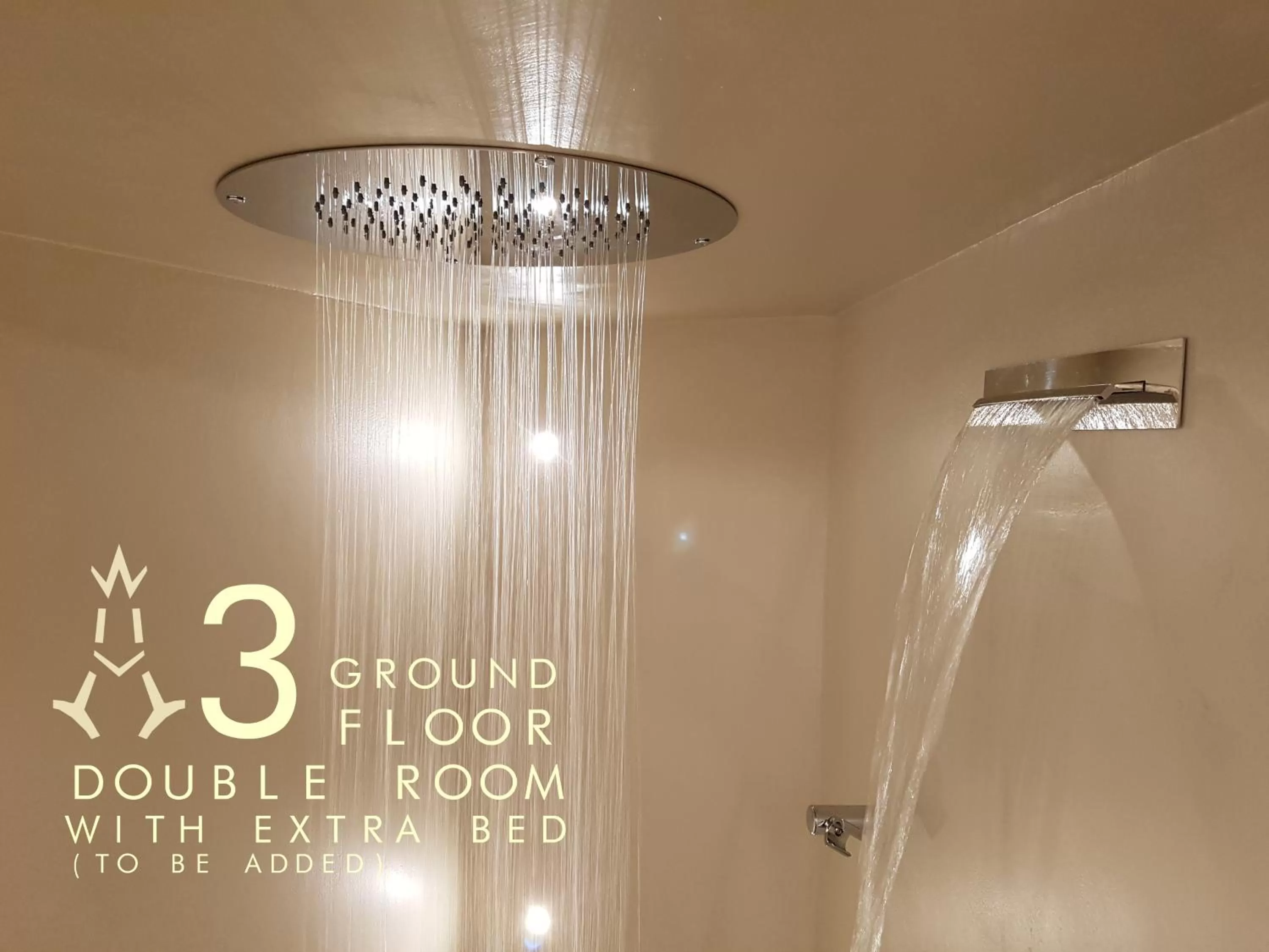 Shower in B&B A Piazza del Gesù