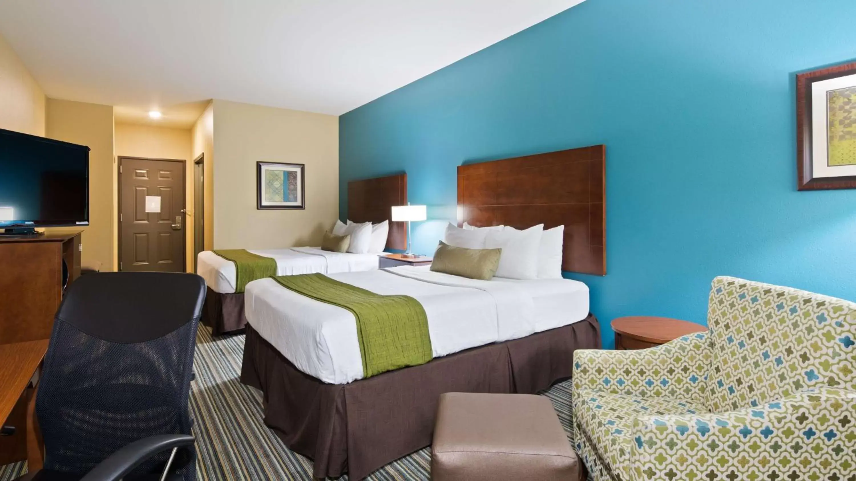Queen Room with Two Queen Beds - Disability Access in Best Western Plus Patterson Park Inn Queen Room with Two Queen Beds - Disability Access in Best Western Plus Patterson Park Inn