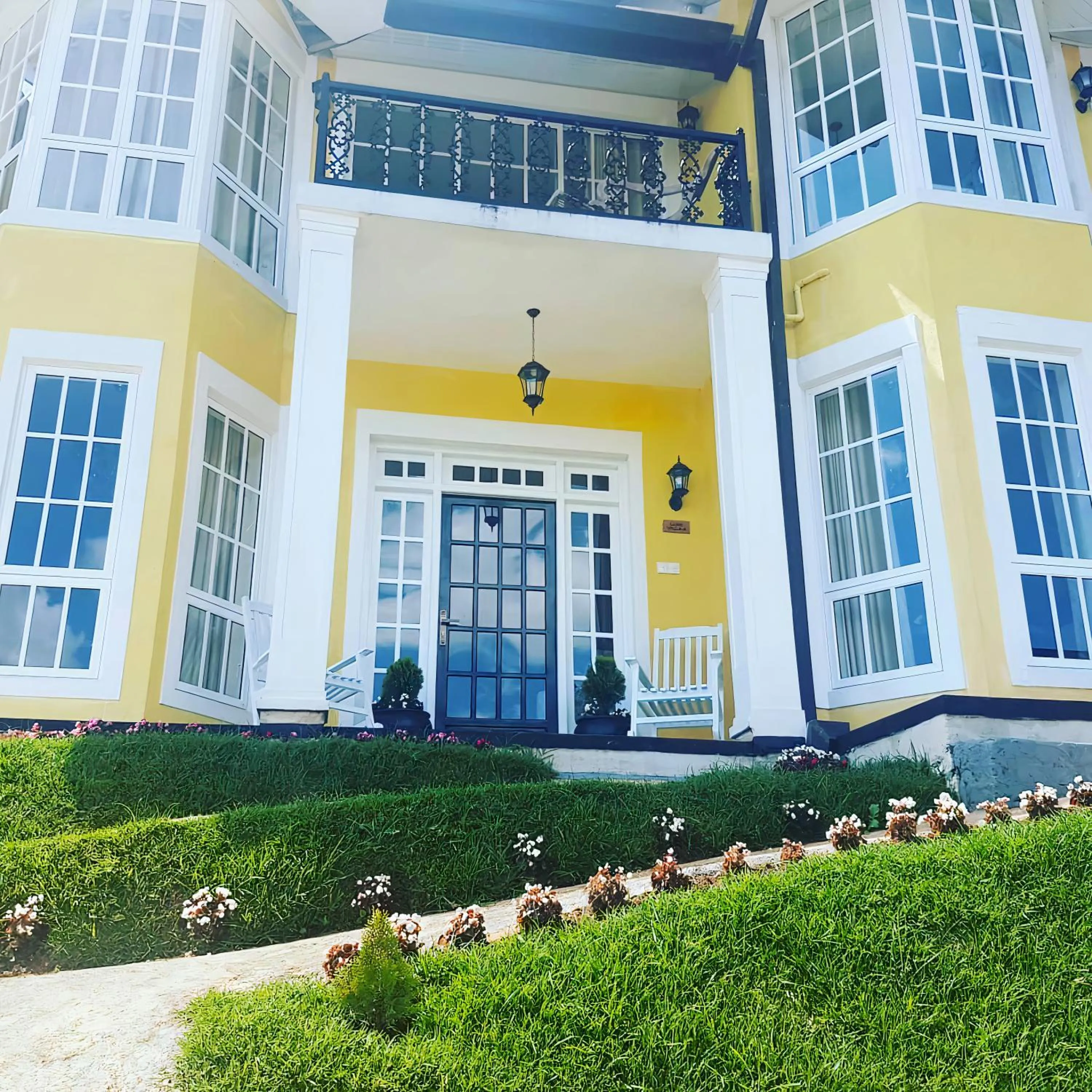 Property building in Luxe Wilderness - Private Villas, Free Breakfast, 2km from City Centre