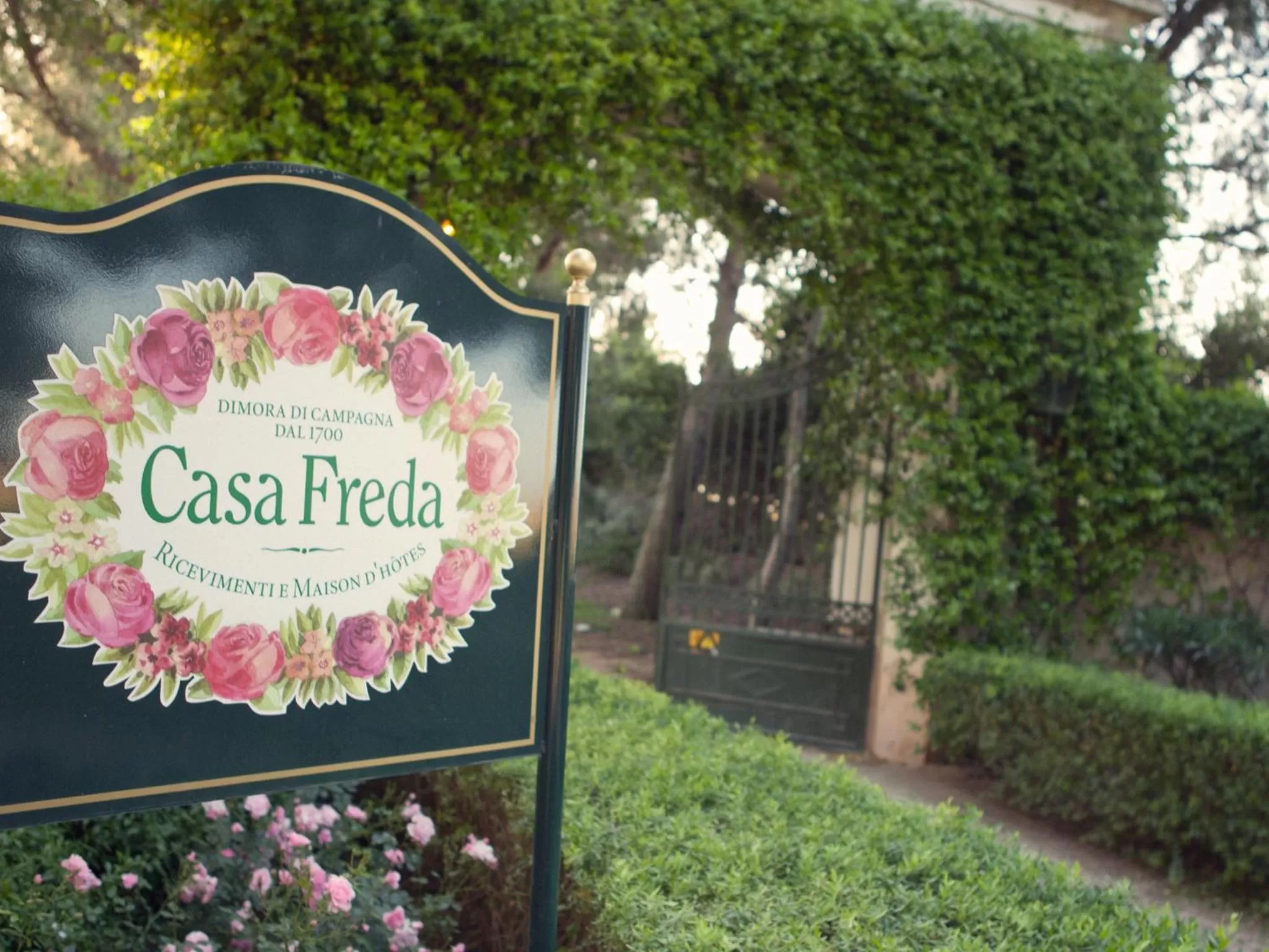 Facade/entrance in Casa Freda