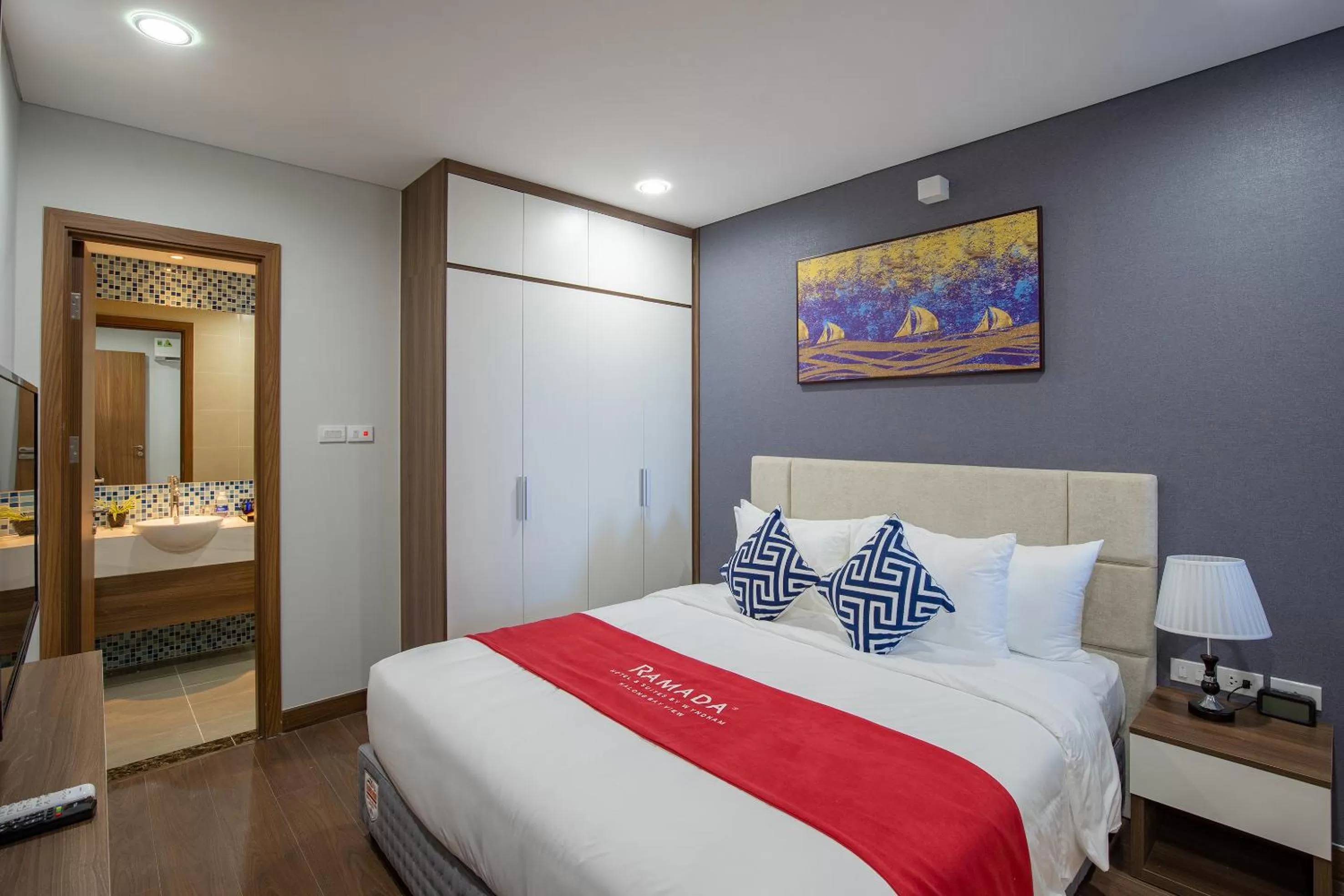 Bedroom, Bed in Ramada Hotel & Suites by Wyndham Halong Bay View