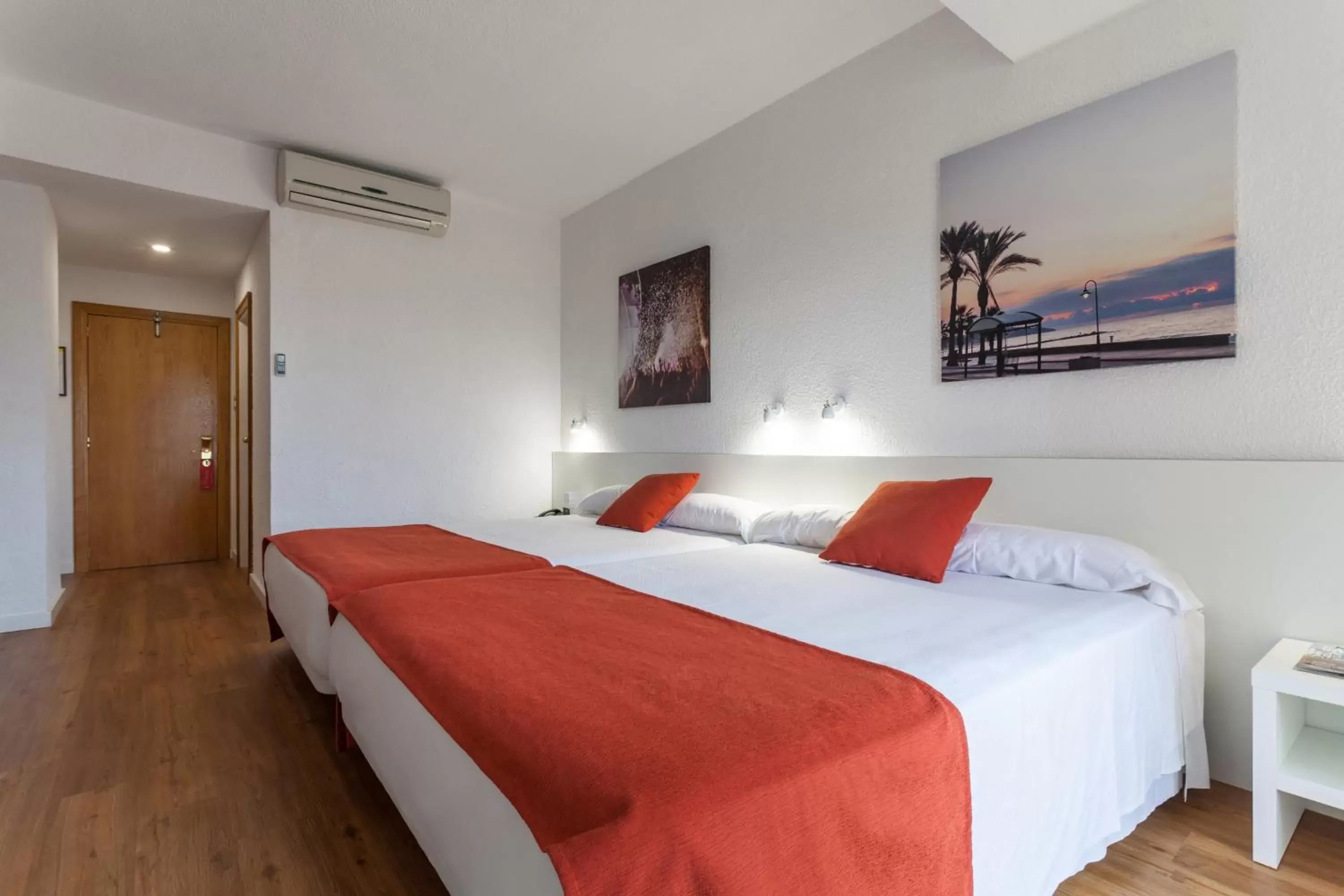 Double or Twin Room with 2 Extra Beds (3 Adults + 1 Child) in Intur Orange Double or Twin Room with 2 Extra Beds (3 Adults + 1 Child) in Intur Orange