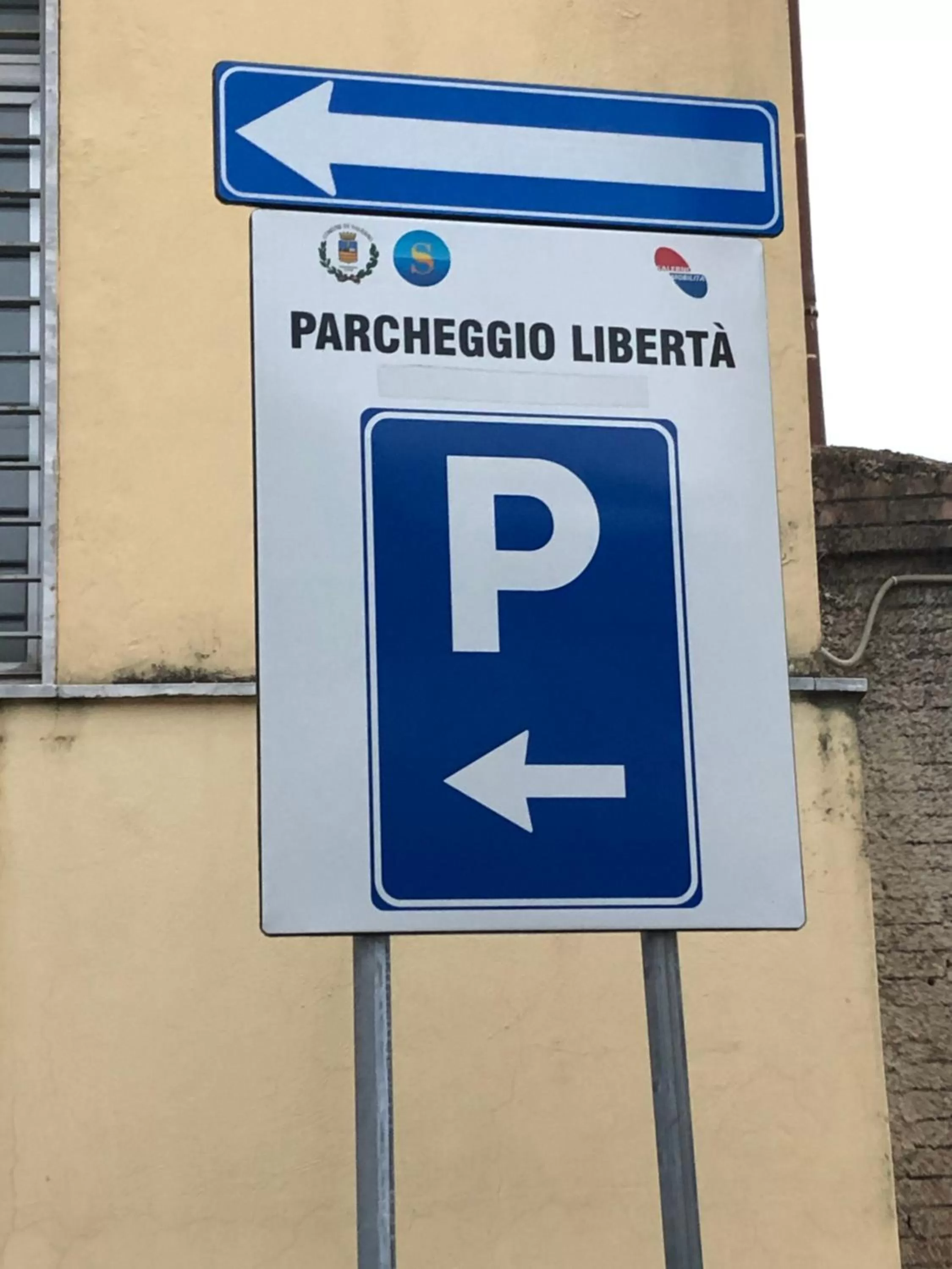 Parking in B&B Salerno IN Centro