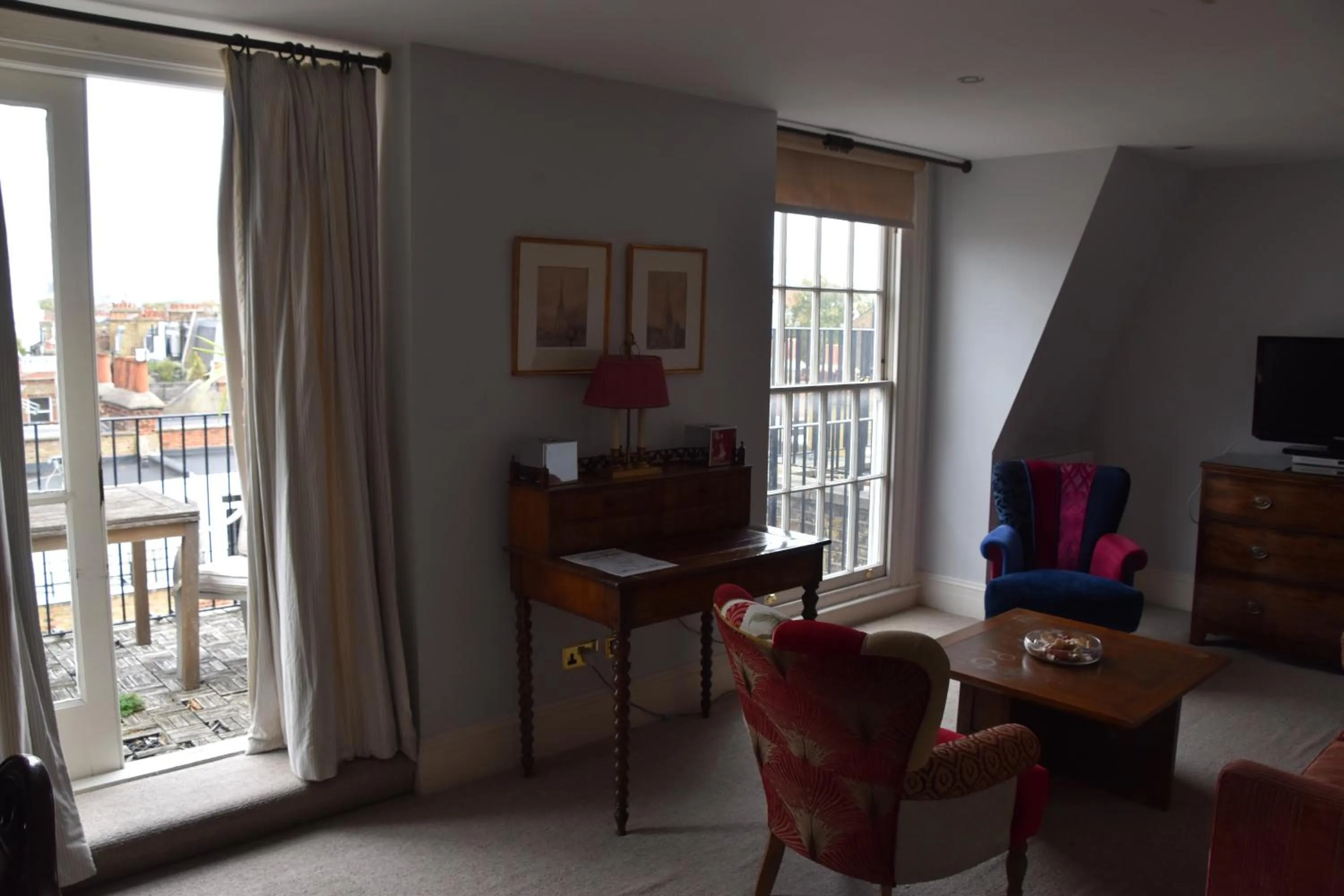 Seating Area in The Cranley Hotel