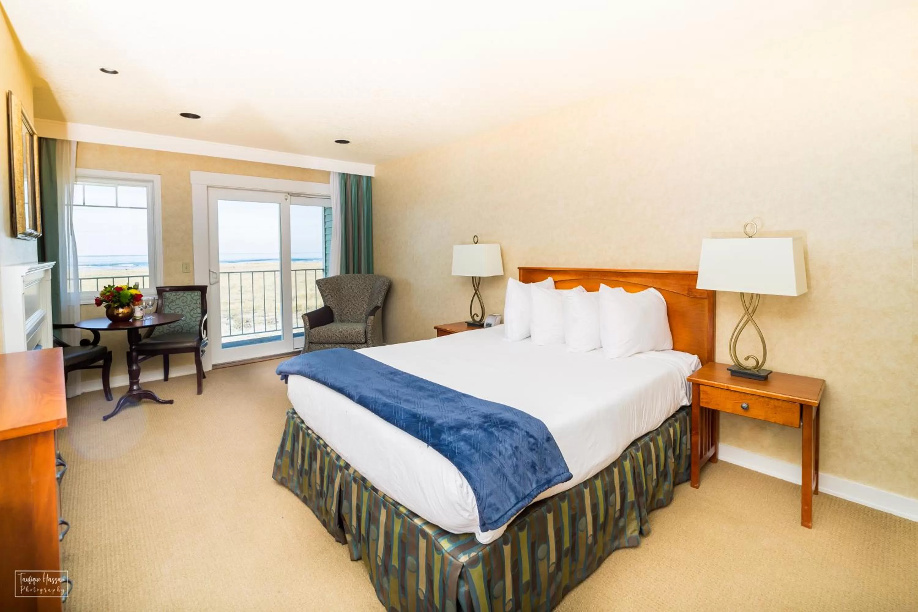Bedroom, Bed in Inn of the Four Winds Seaside Oceanfront