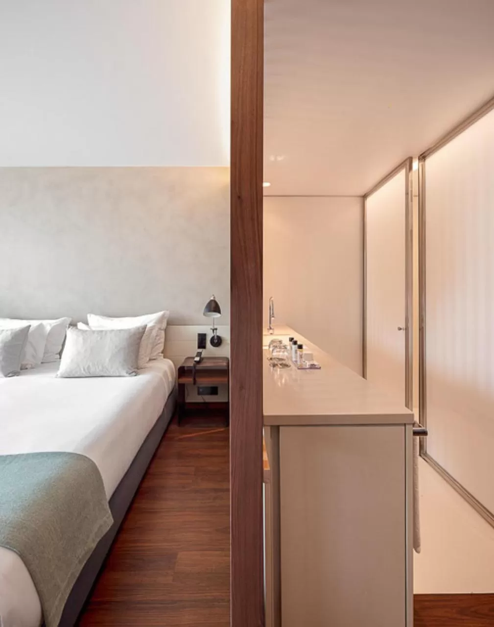 Toilet, Bed in Lux Lisboa Park