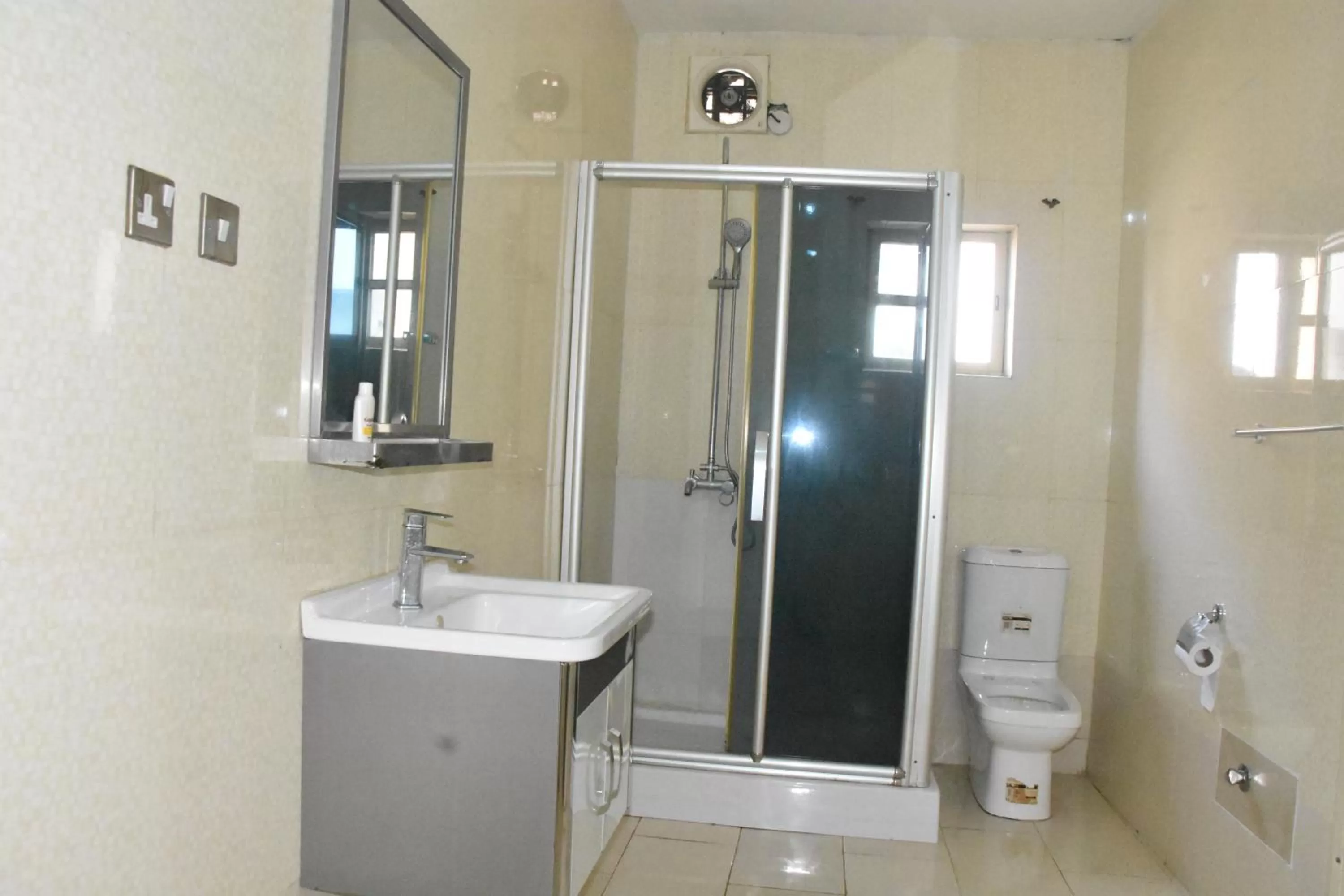 Bathroom in Galpin Suites