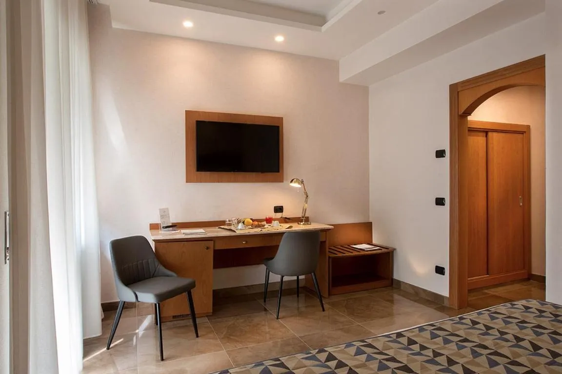 Photo of the whole room in American Hotel