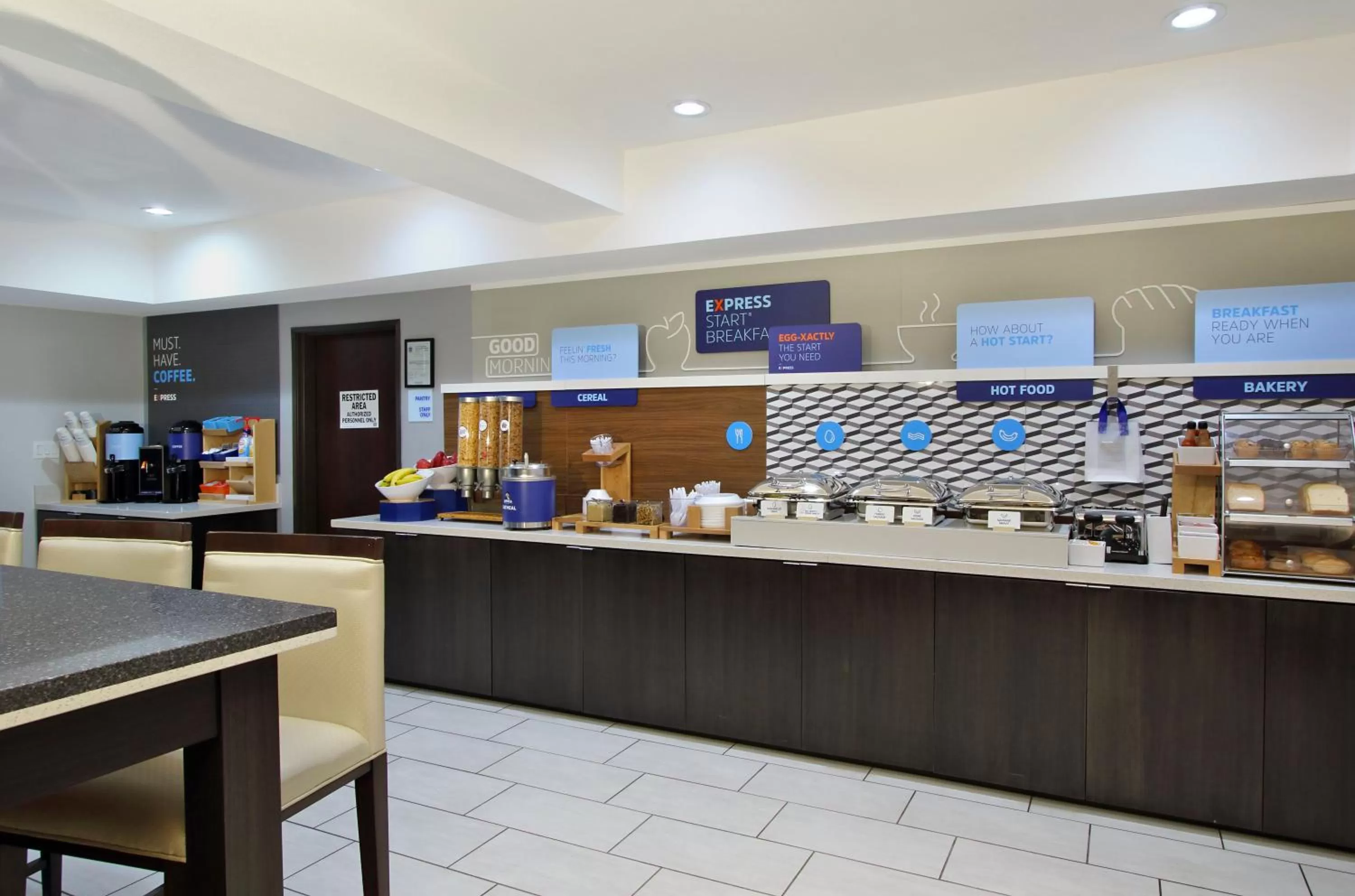 Breakfast in Holiday Inn Express and Suites Houston North - IAH Area by IHG
