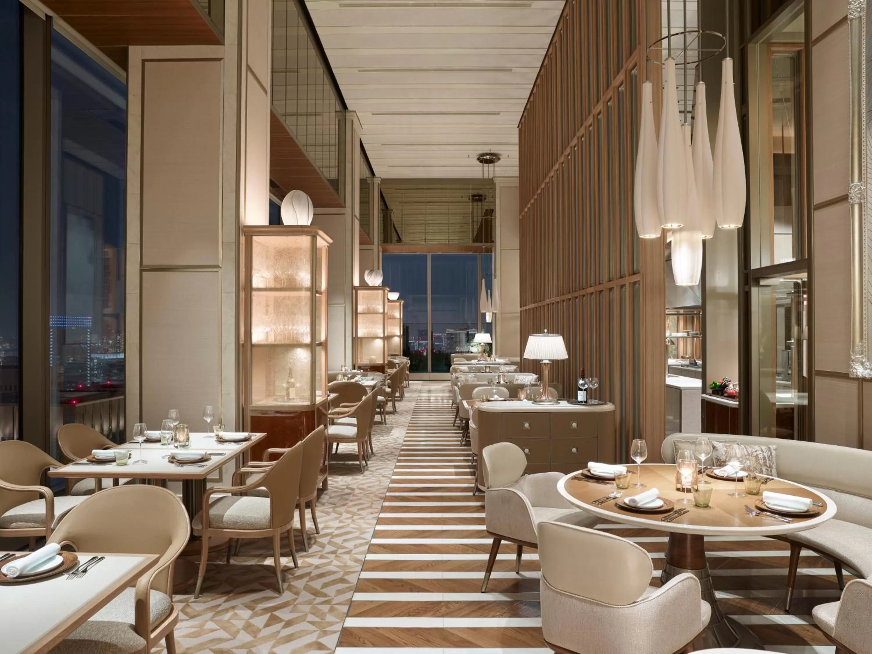 Restaurant/places to eat in Four Seasons Hotel Tokyo at Otemachi