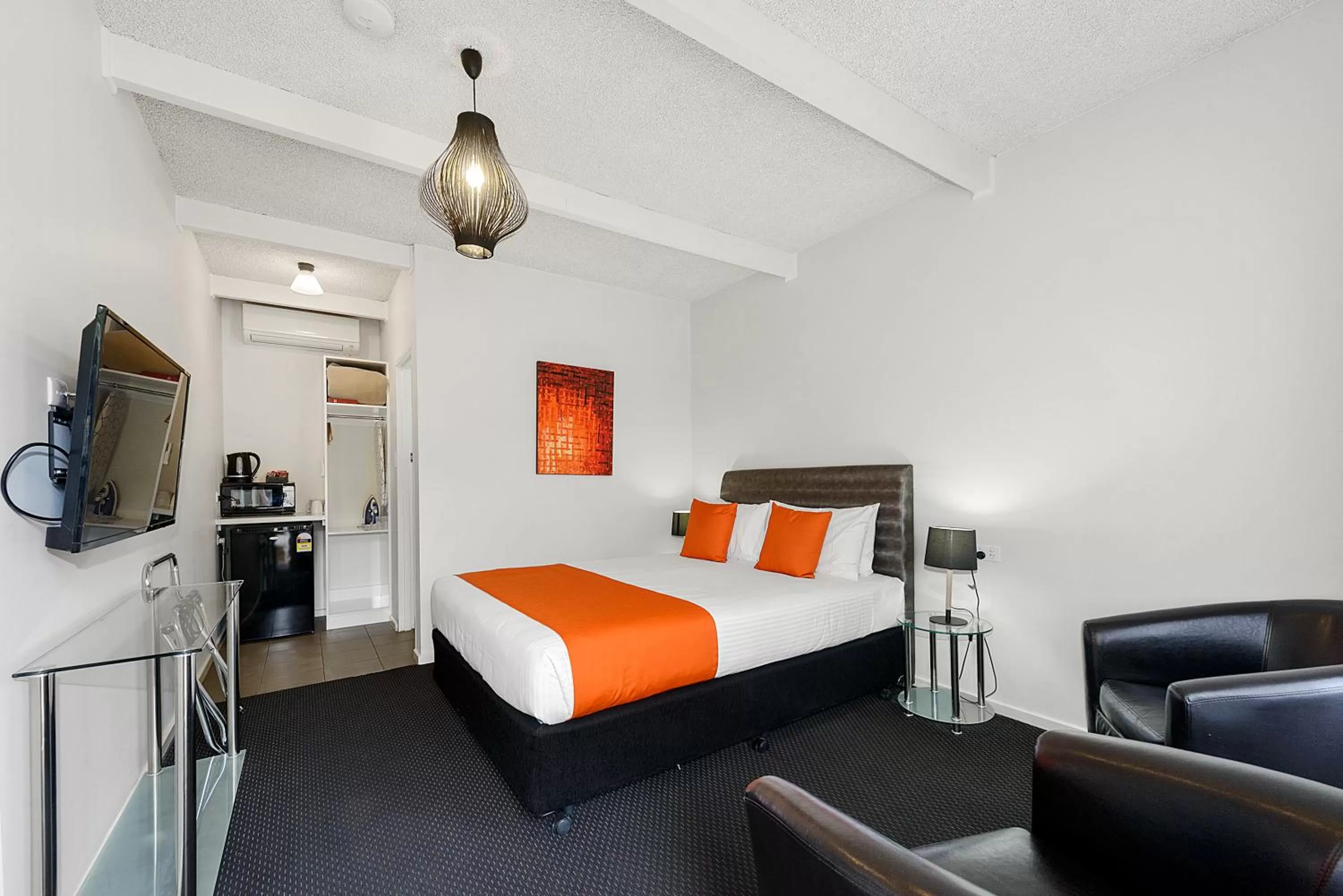 Photo of the whole room, Bed in Comfort Inn Flinders on Main