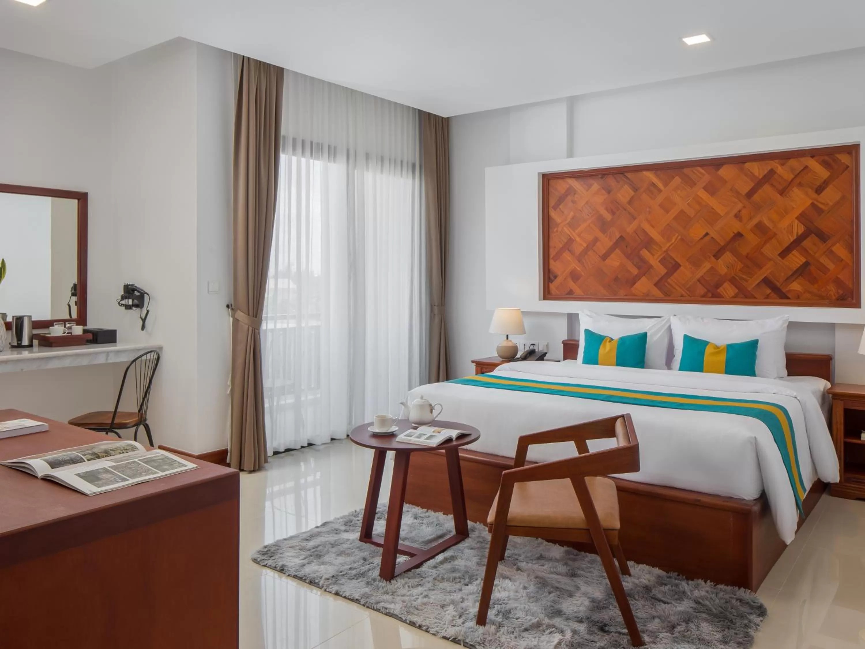 Photo of the whole room, Bed in Homewood Hotel