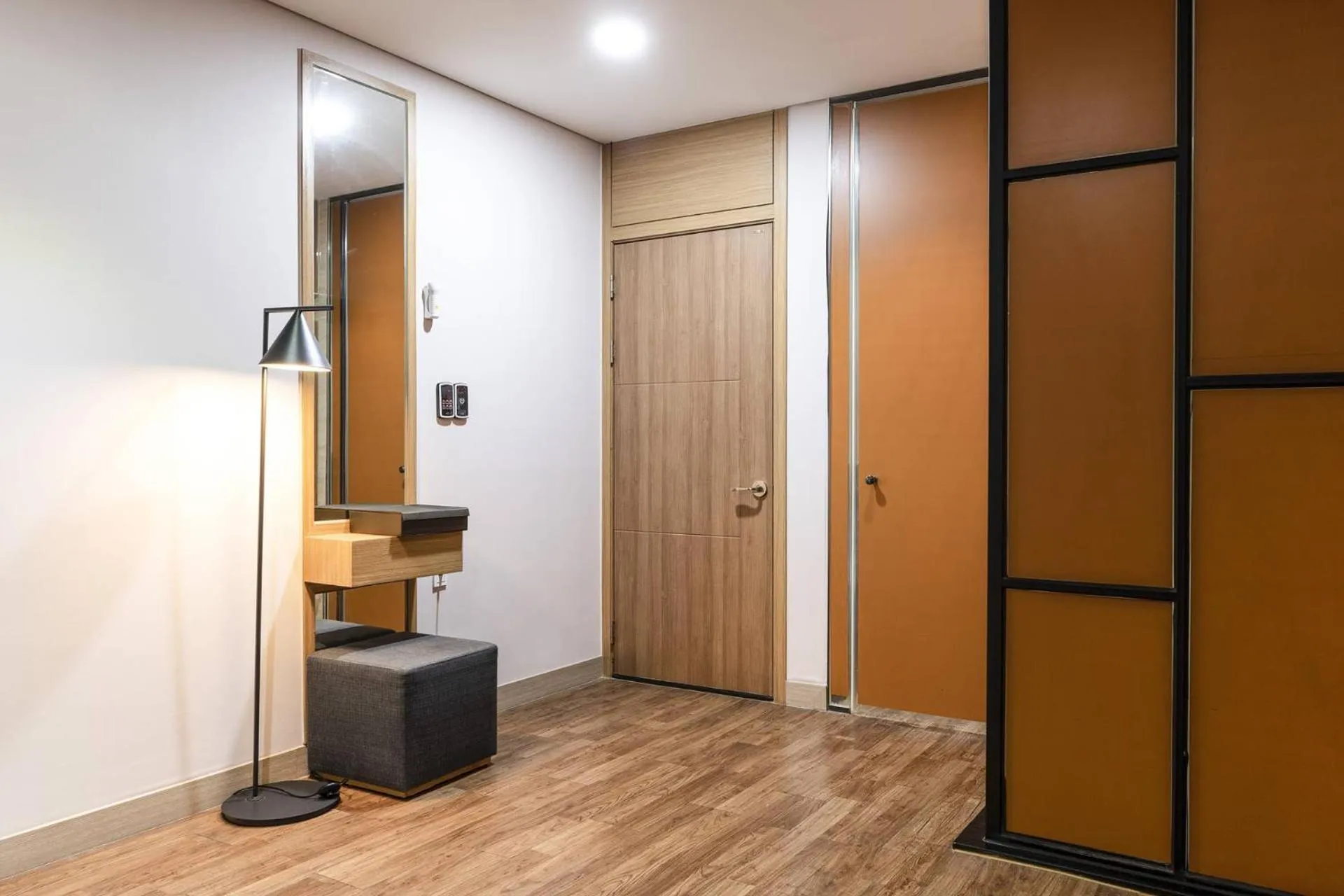 TV/Entertainment Center in Central Plaza Hotel