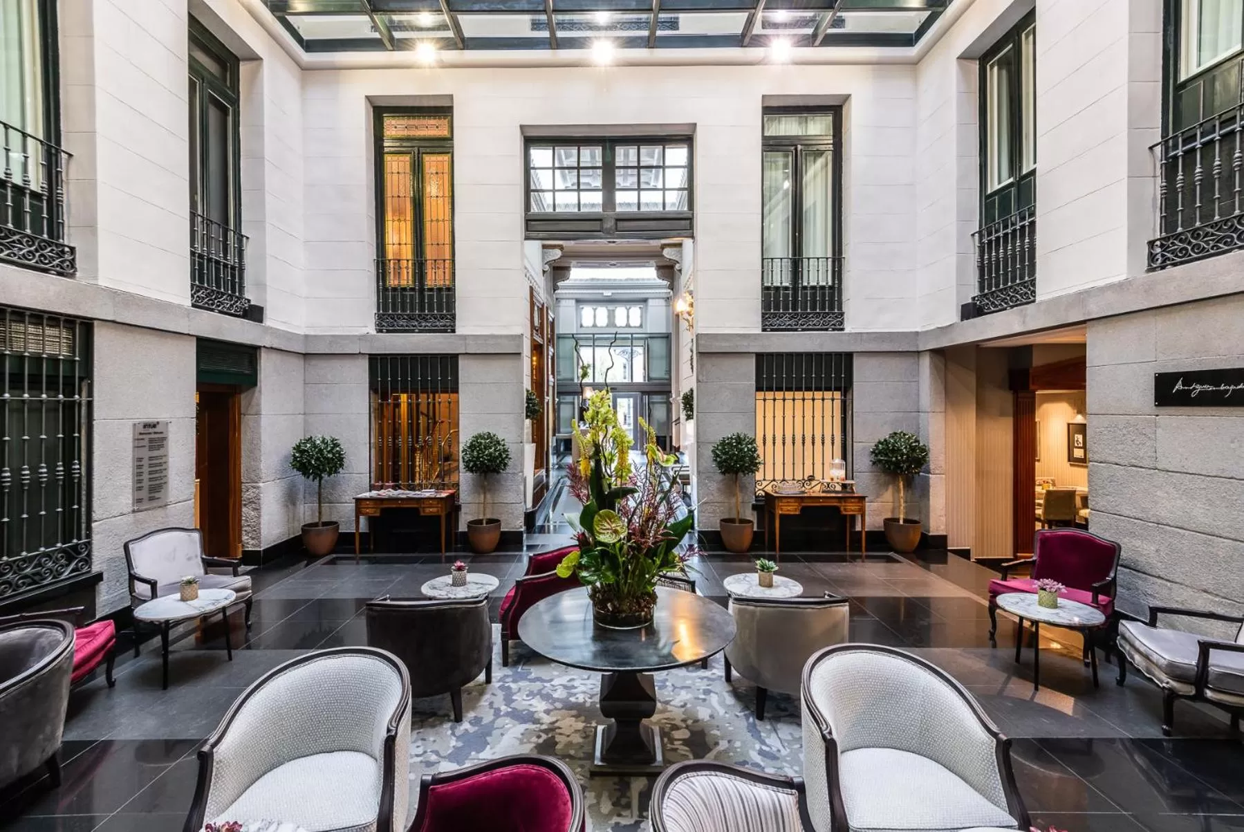 Patio in Intelier Palacio San Martin