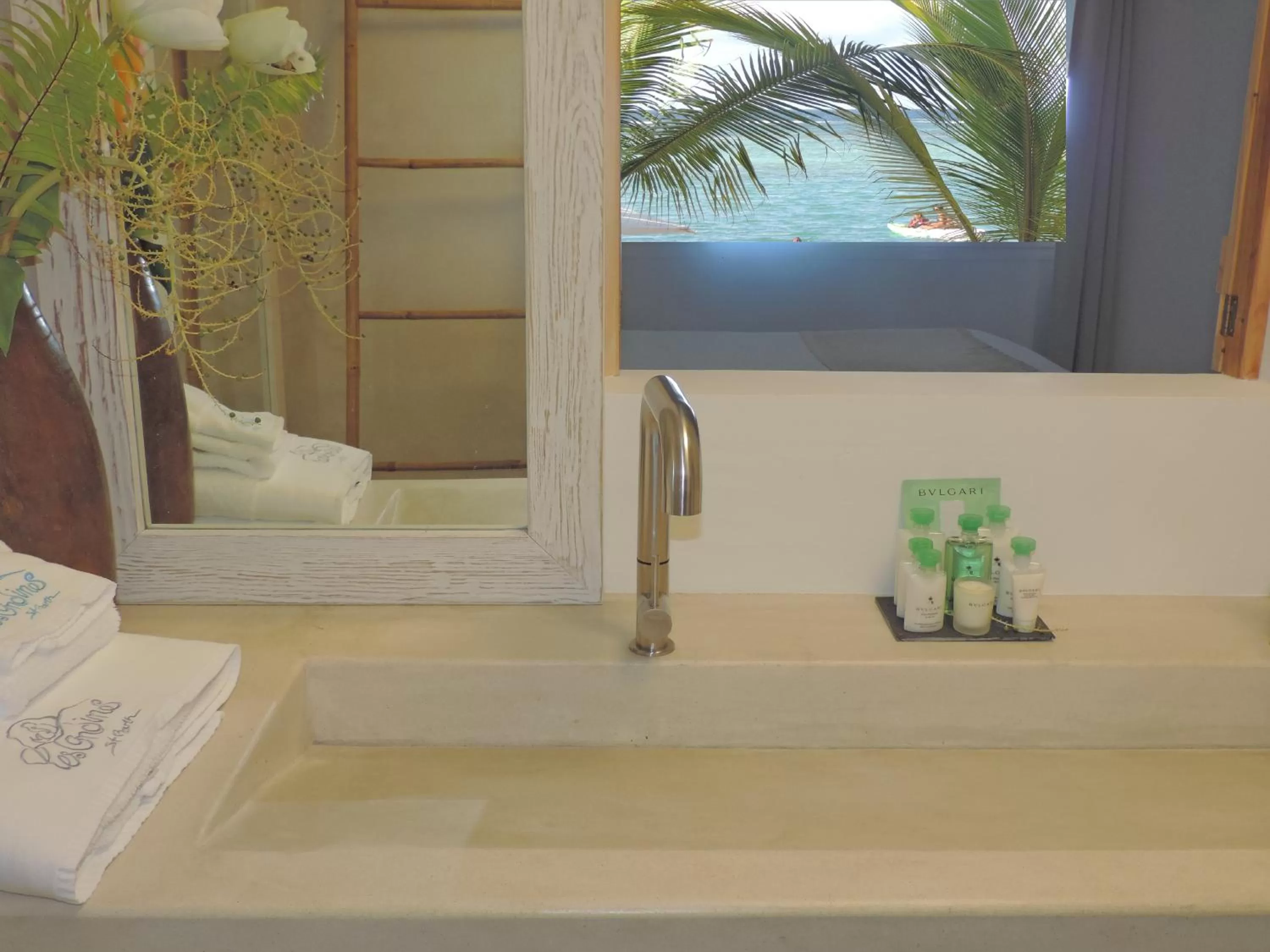 Pool View in Hotel Les Ondines Sur La Plage