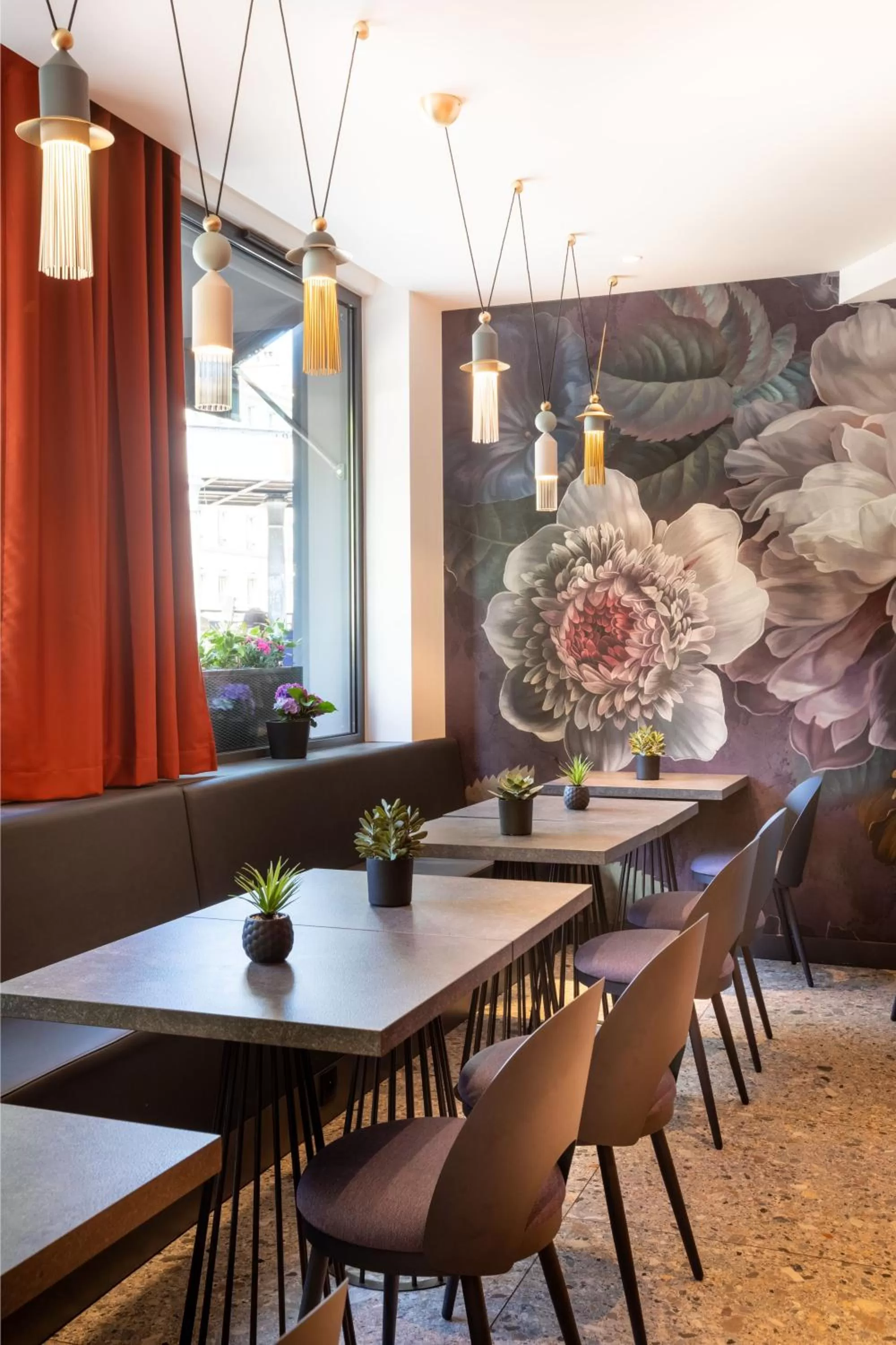 Restaurant/places to eat in Hôtel Prince Albert Gare de Lyon