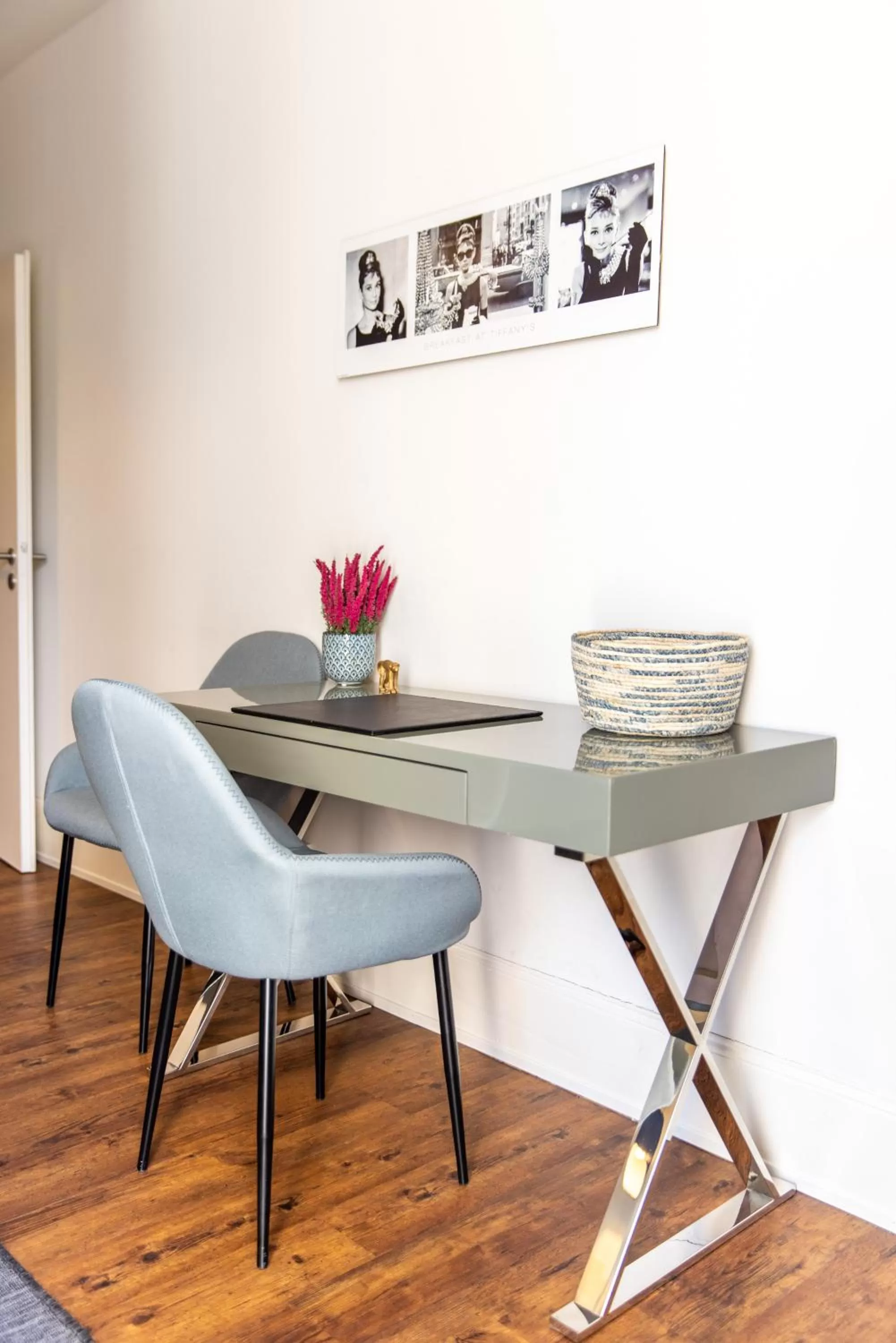 Dining Area in Luxstay Bad Nauheim - Self-Check-In