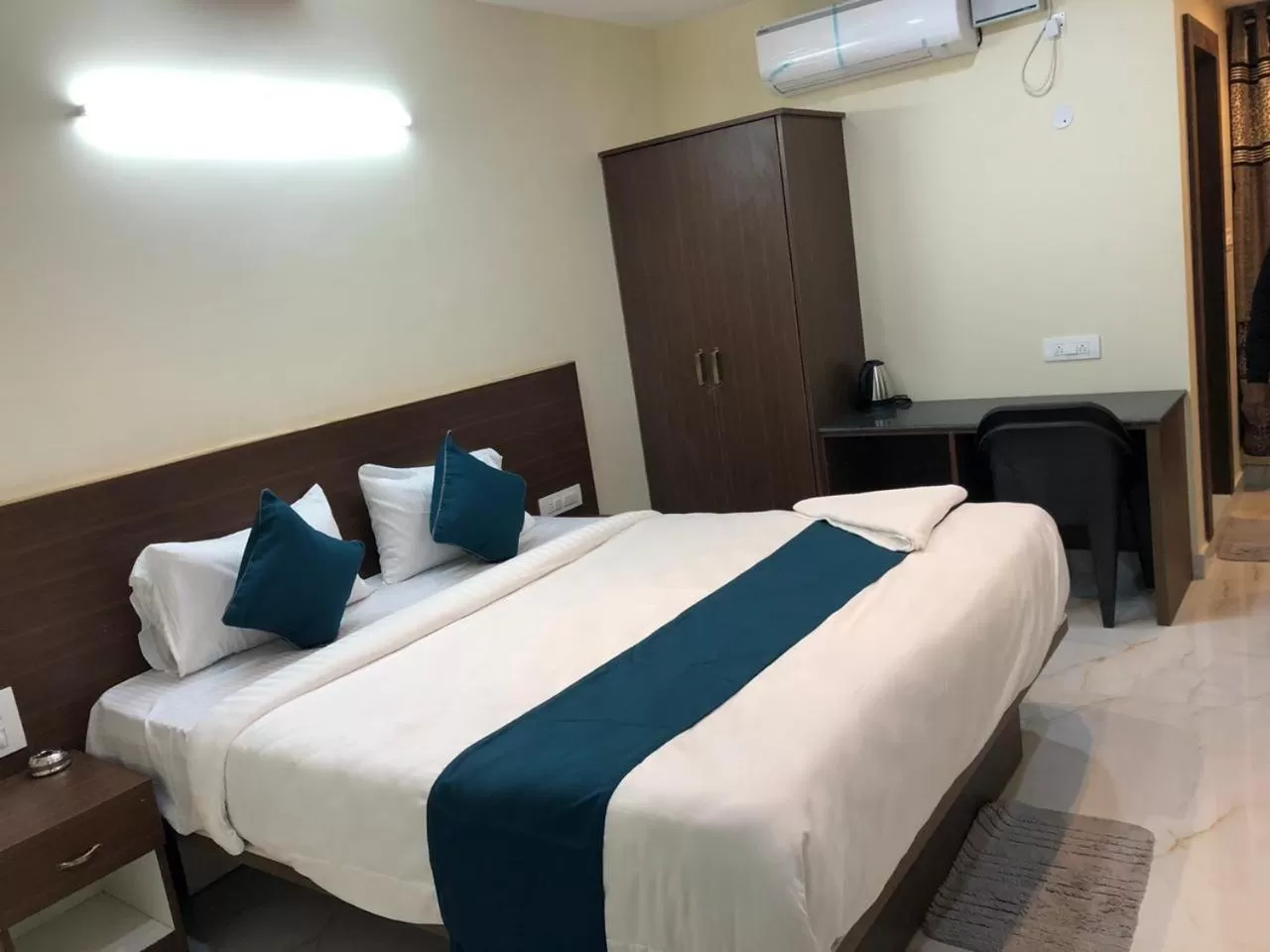 Bedroom, Bed in SV Dreamstay near Kempegowda International Airport