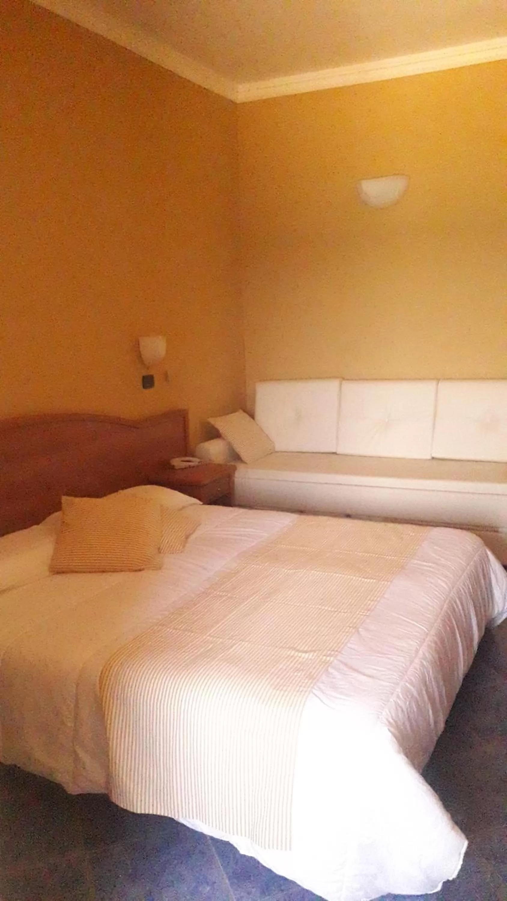 Photo of the whole room, Bed in Hotel Beaurivage