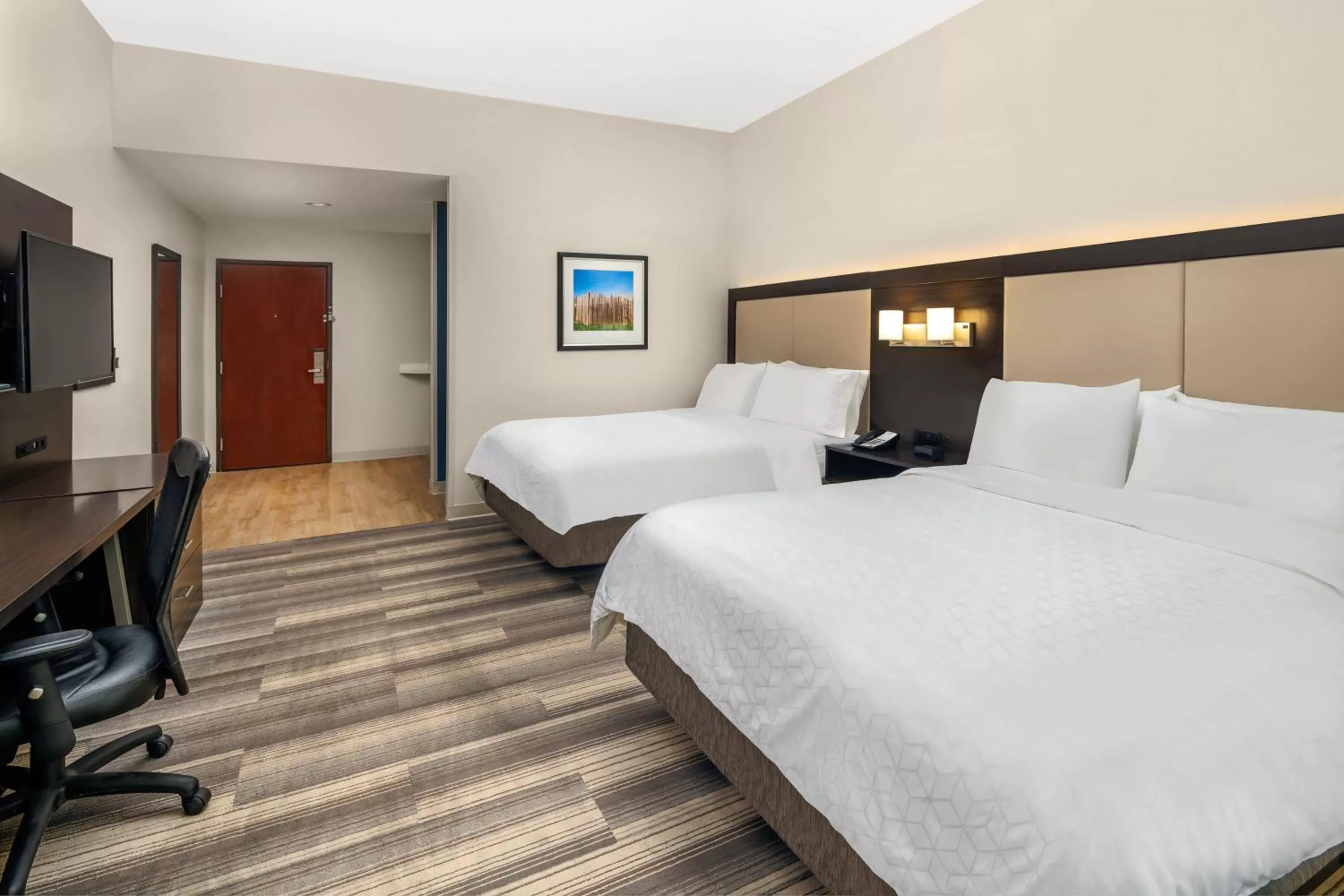 Photo of the whole room, Bed in Holiday Inn Express & Suites Florence by IHG