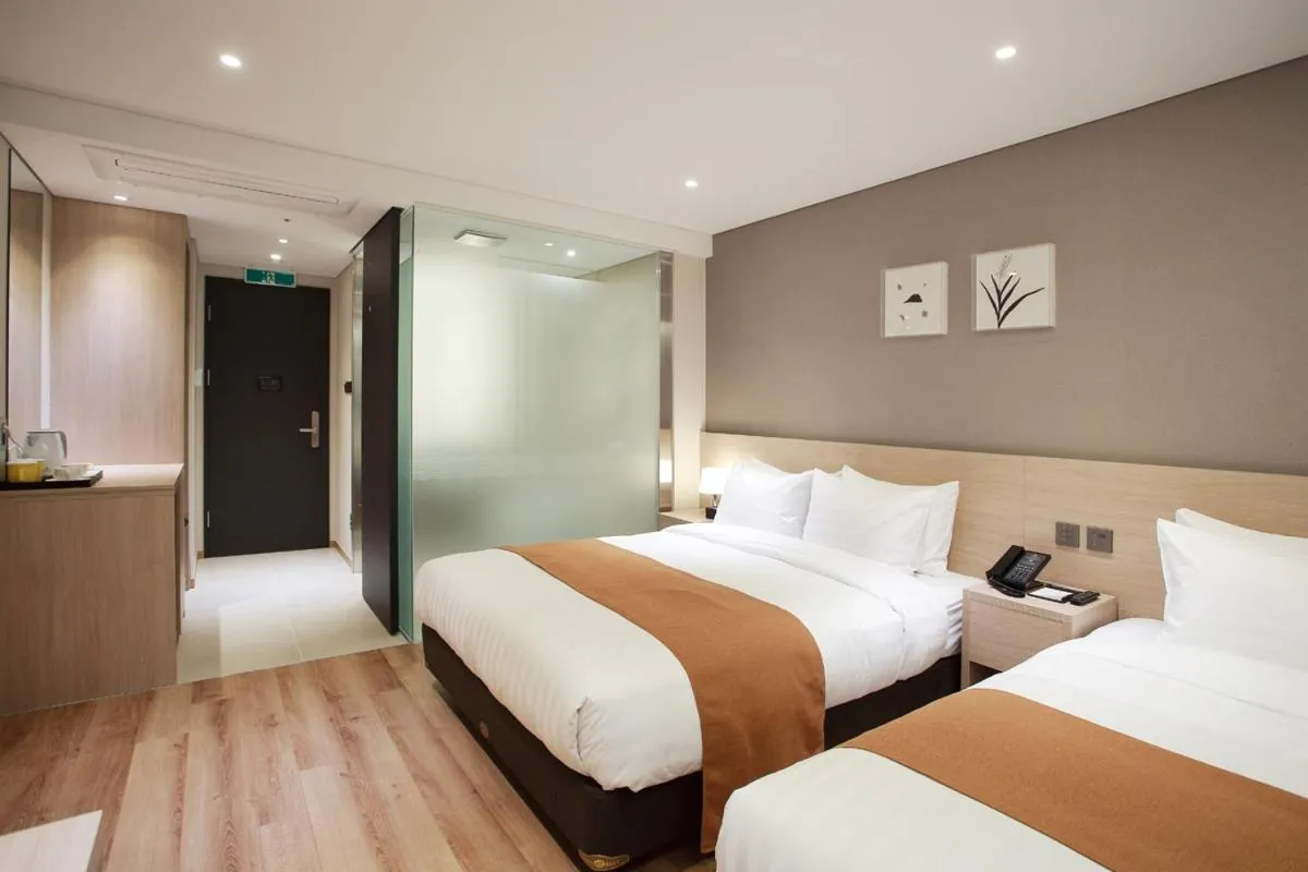 Bed in Gangneung City Hotel