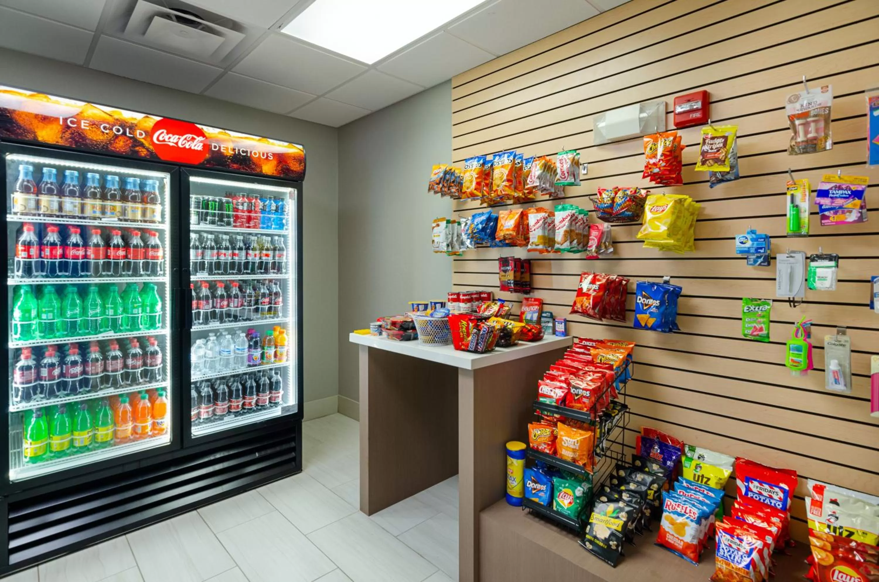 Food and drinks in Holiday Inn Express Hotel & Suites Weston by IHG