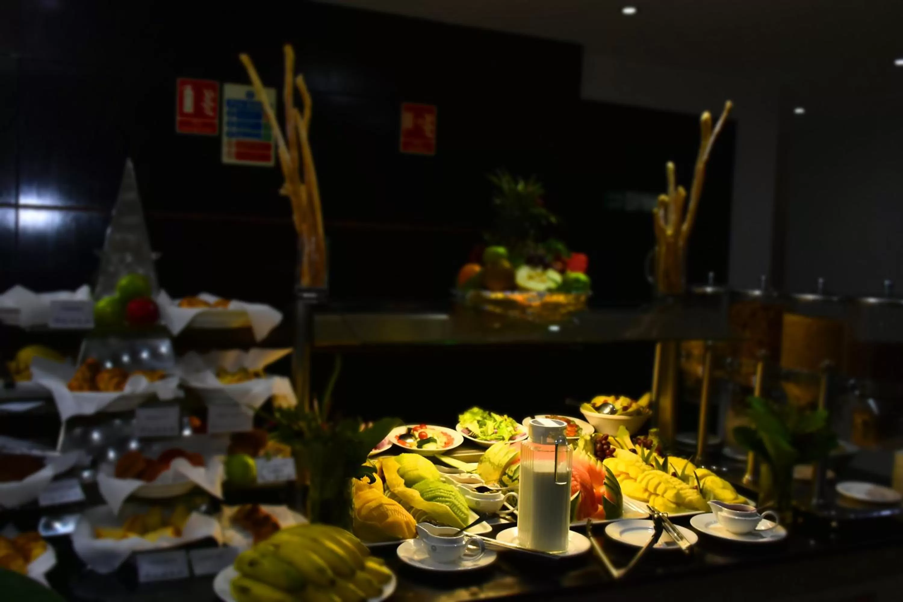 Buffet breakfast in La Maison Royale