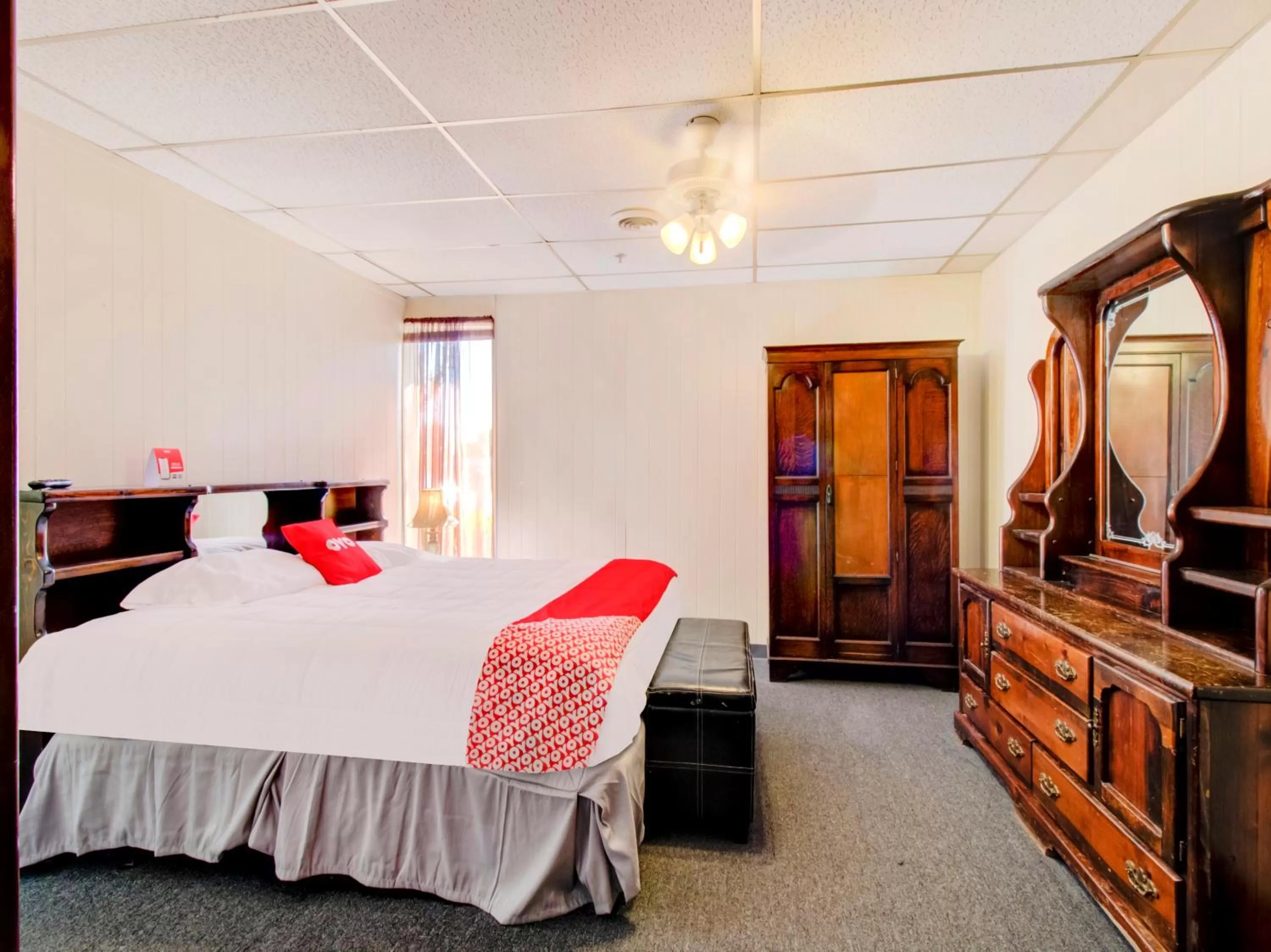 Premium King Bed with Kitchenette in OYO Hotel Drumright I-44 OK