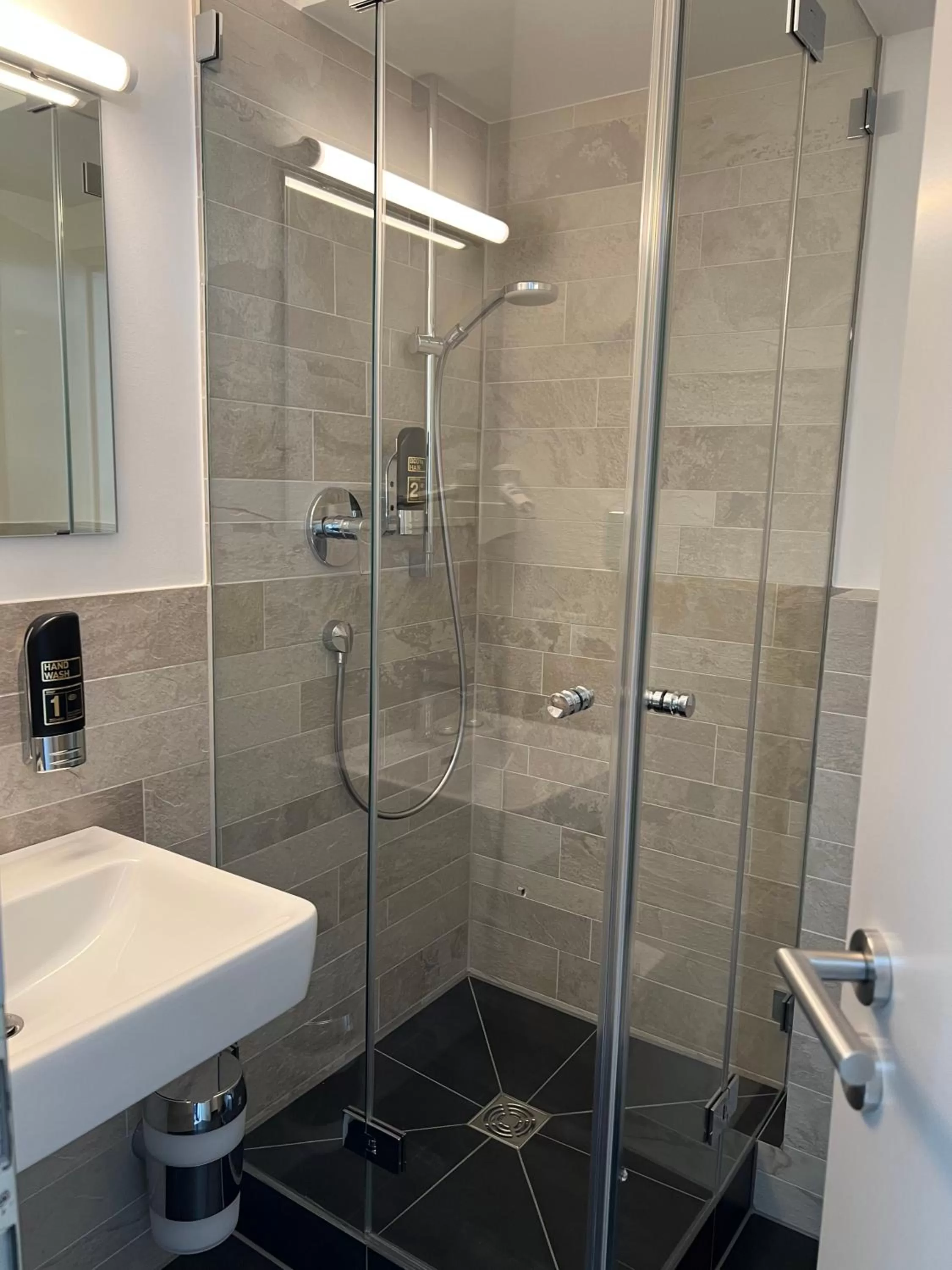 Toilet, Bathroom in Hotel 83