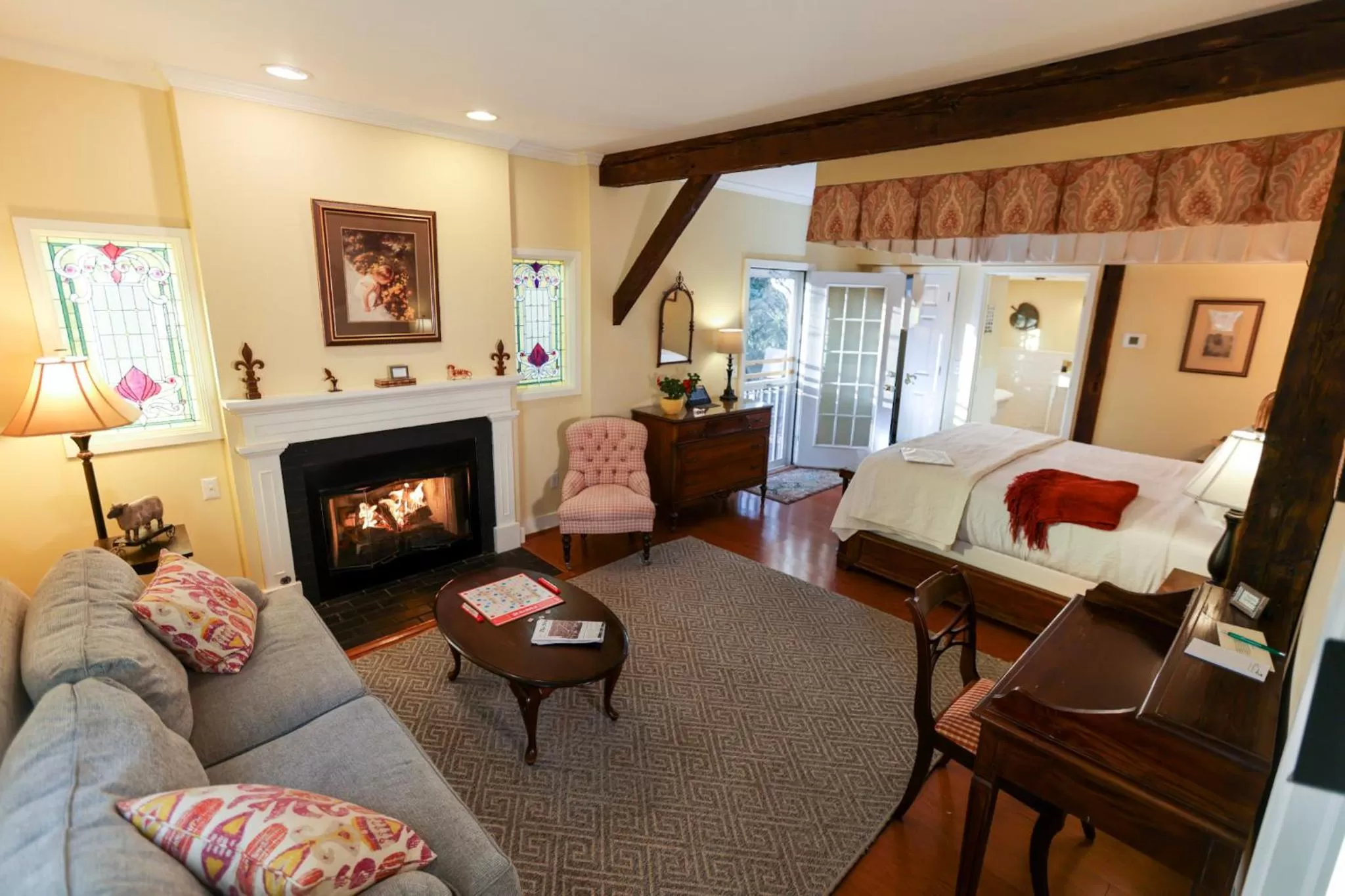 Bed, Seating Area in Woolverton Inn