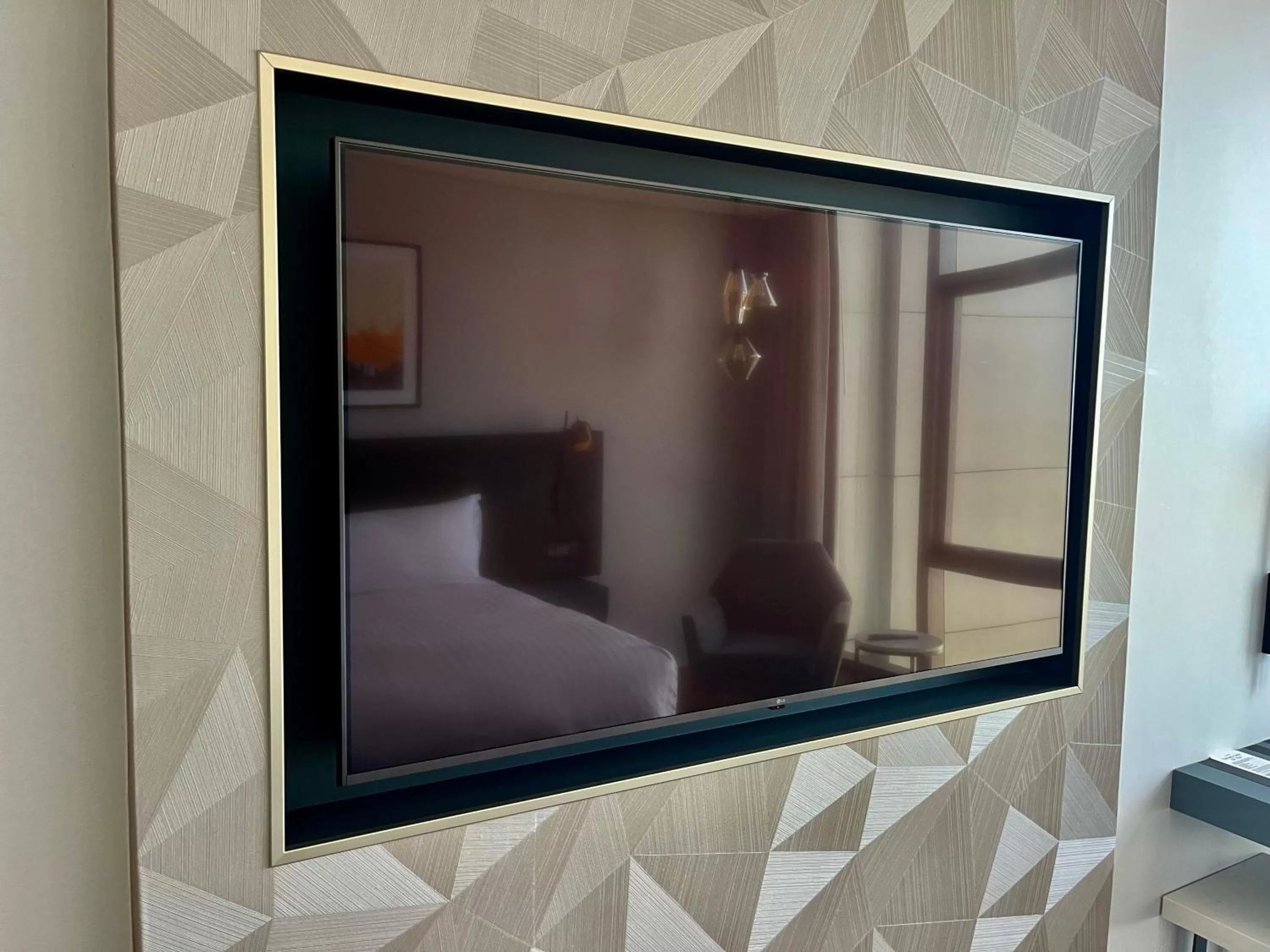 TV and multimedia in Cape Town Marriott Hotel Crystal Towers