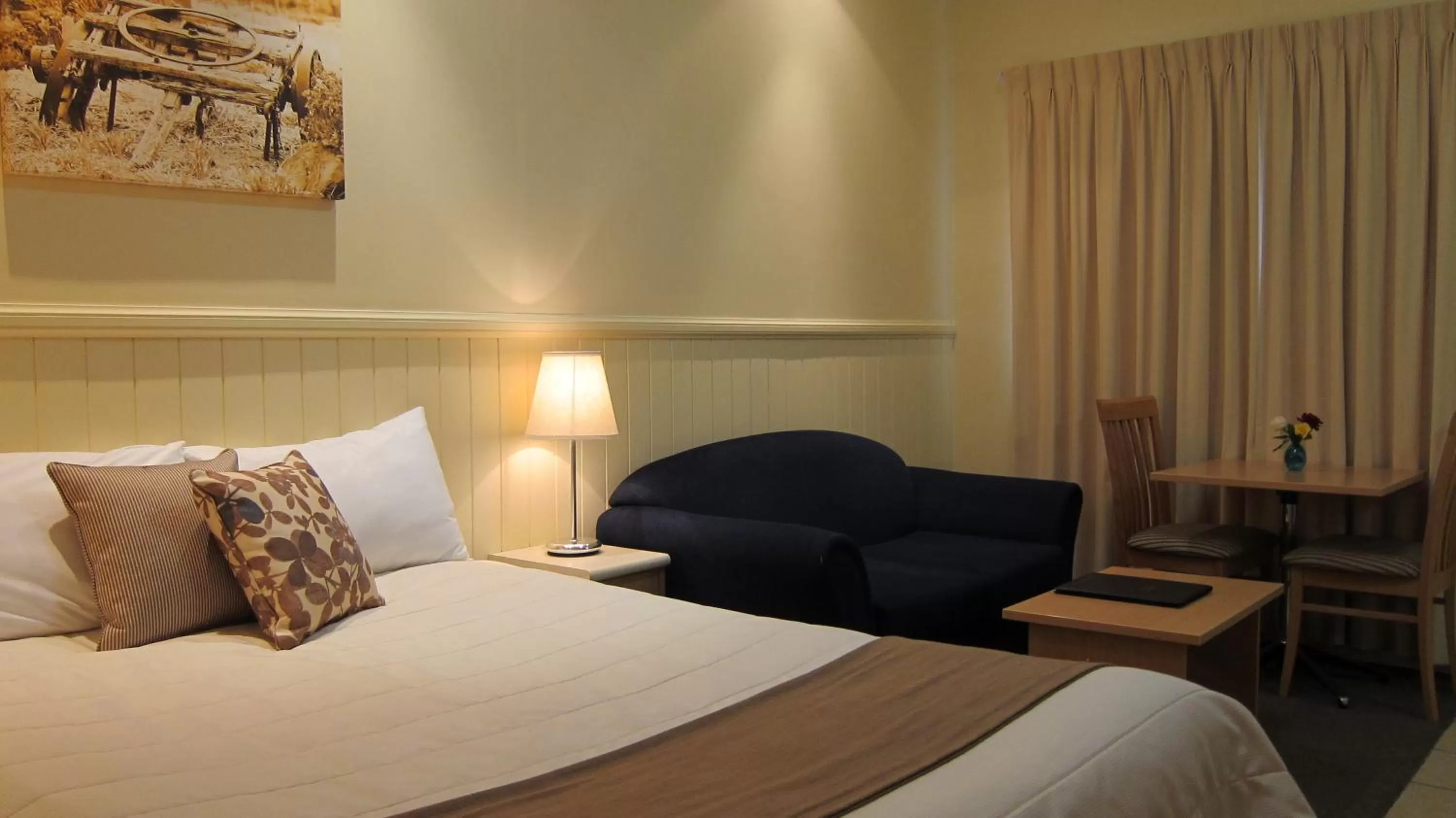 Bed in Dalby Mid Town Motor Inn