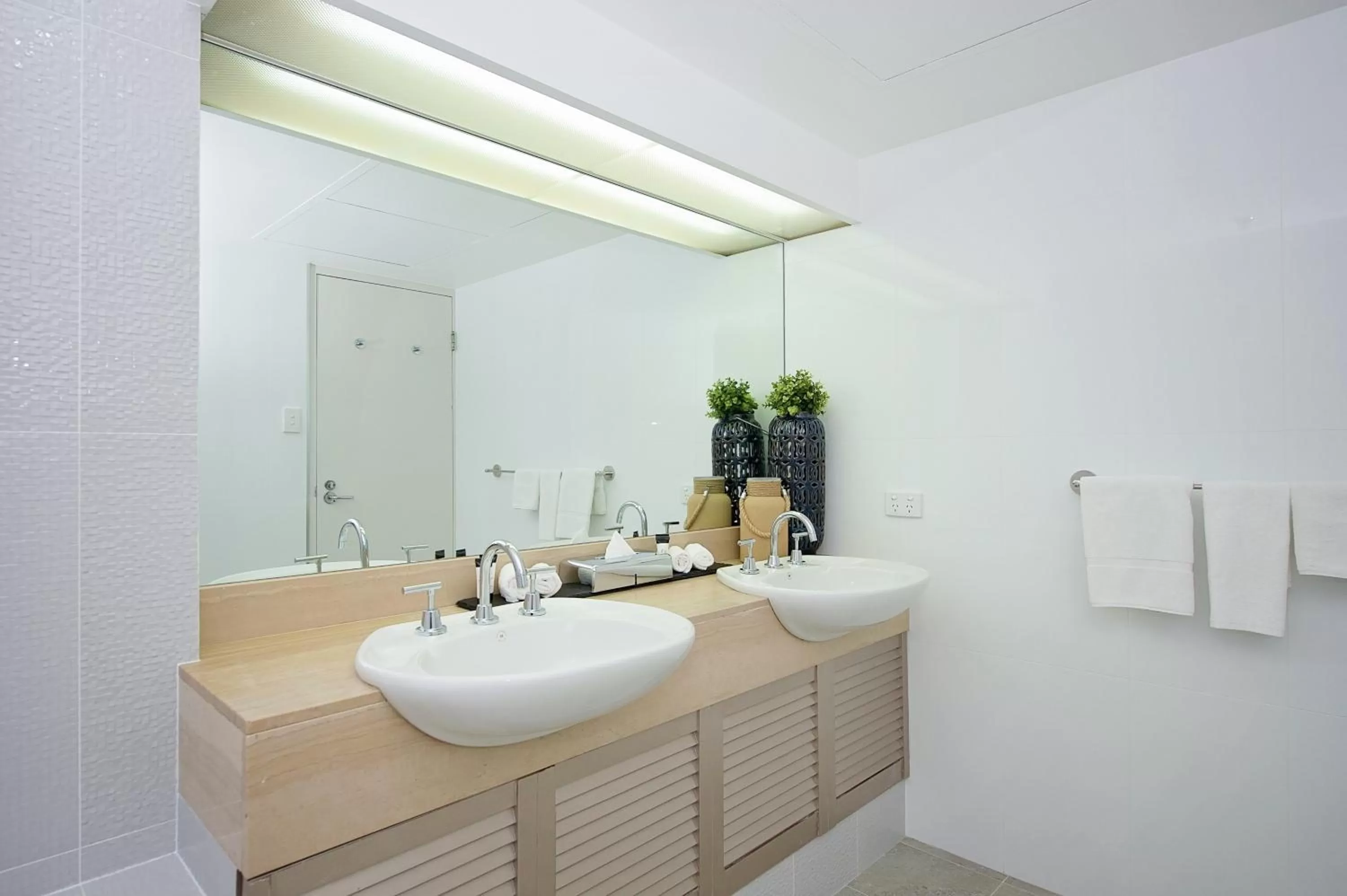 Bathroom in The Lord Forrest Hotel