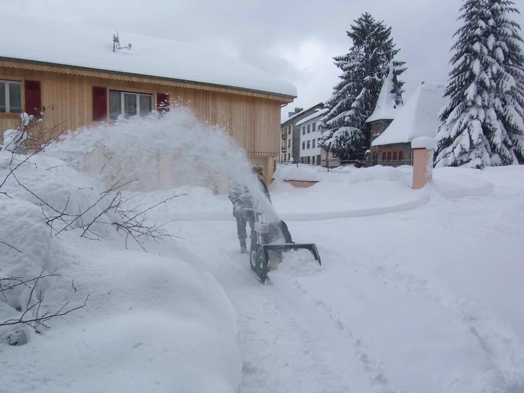 Facade/entrance in Les Loges Du Parc