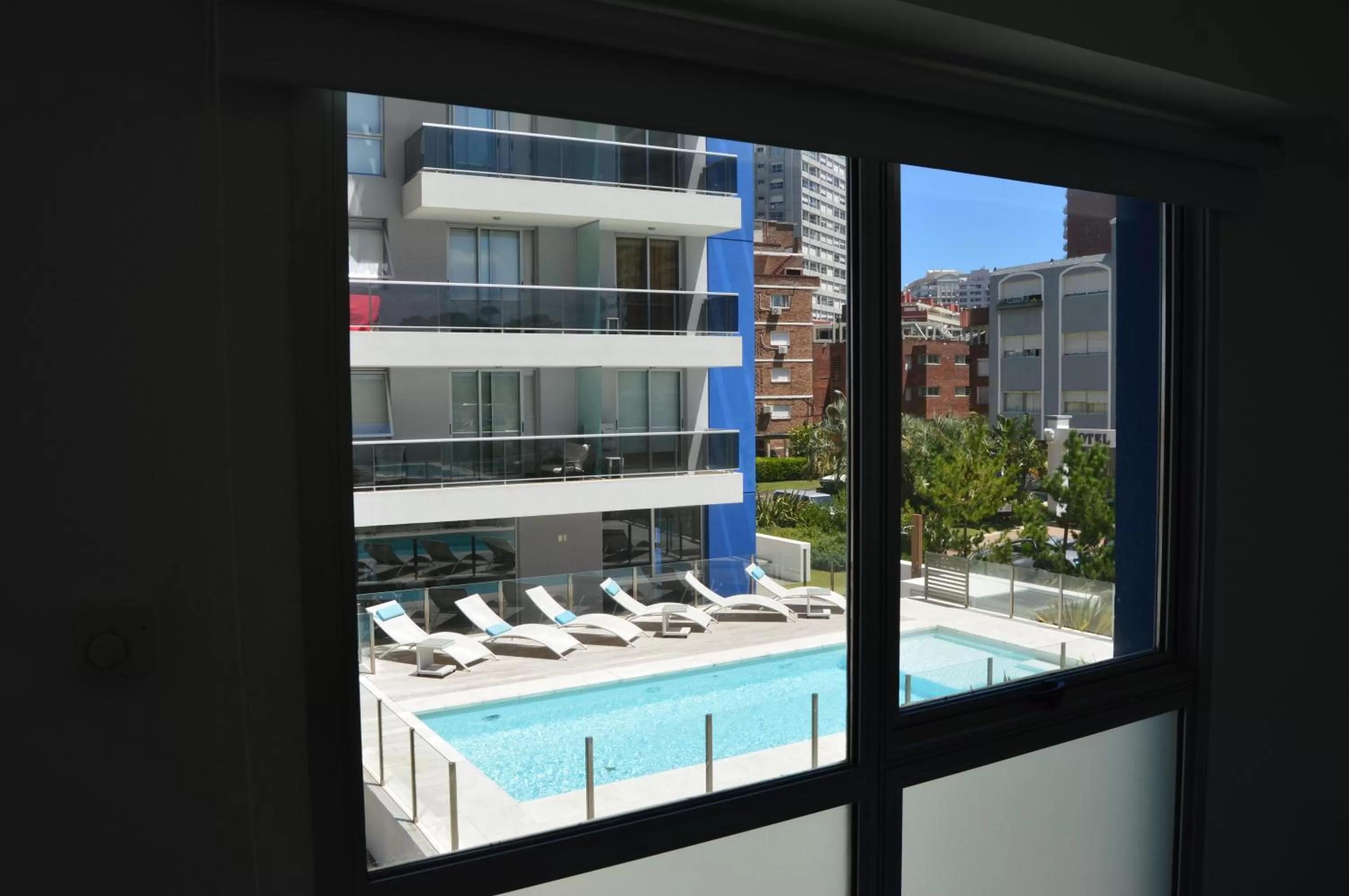 Pool View in Arenas del mar