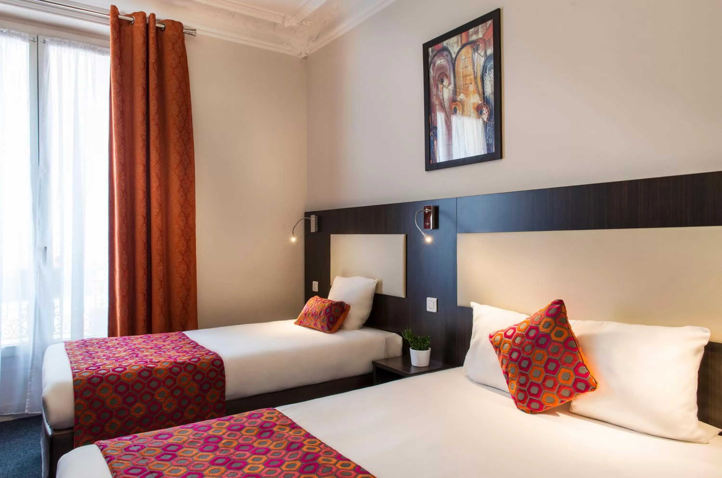 Bedroom, Bed in Hotel Corona -Rodier-