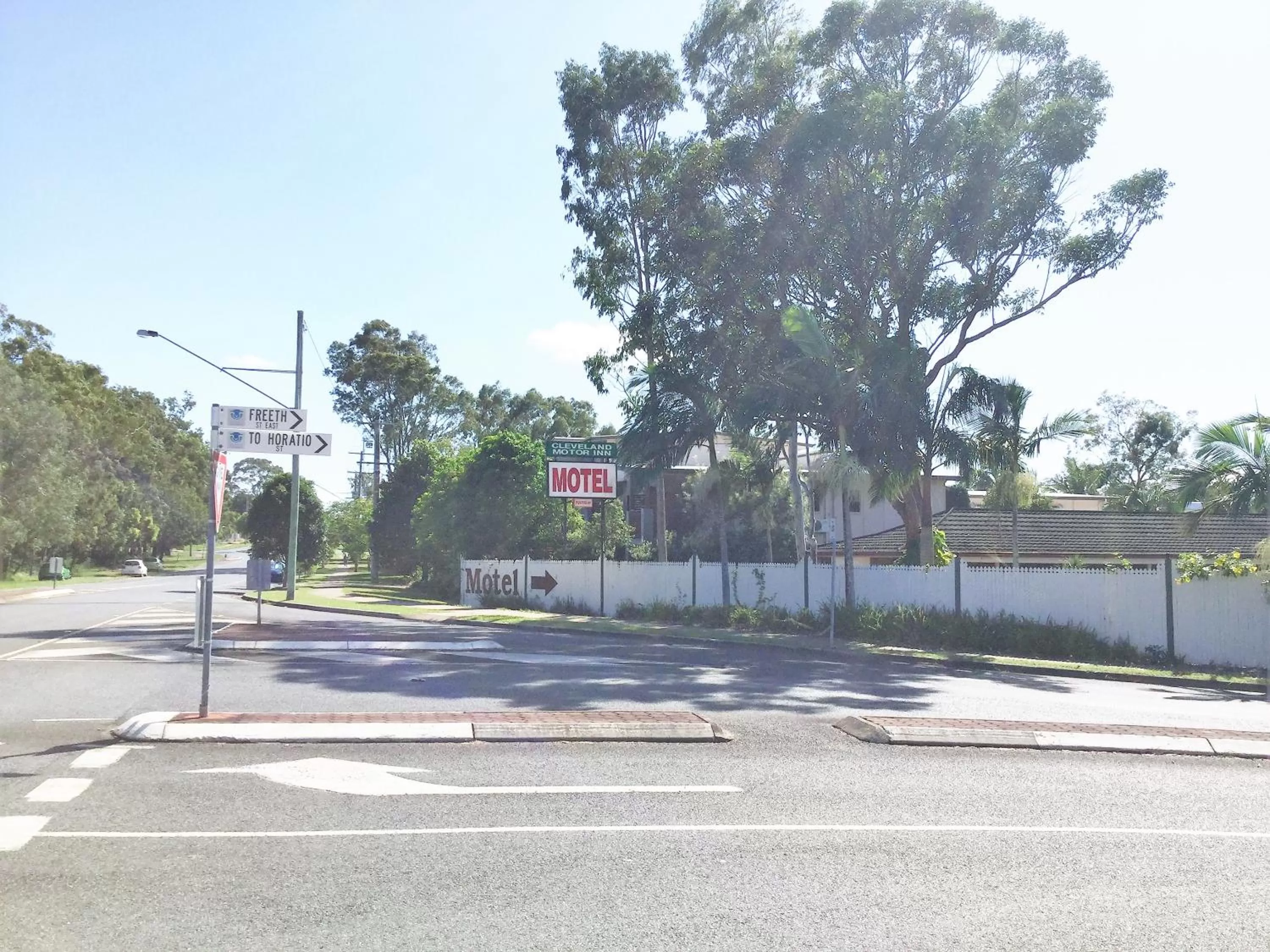 Facade/entrance in Cleveland Motor Inn