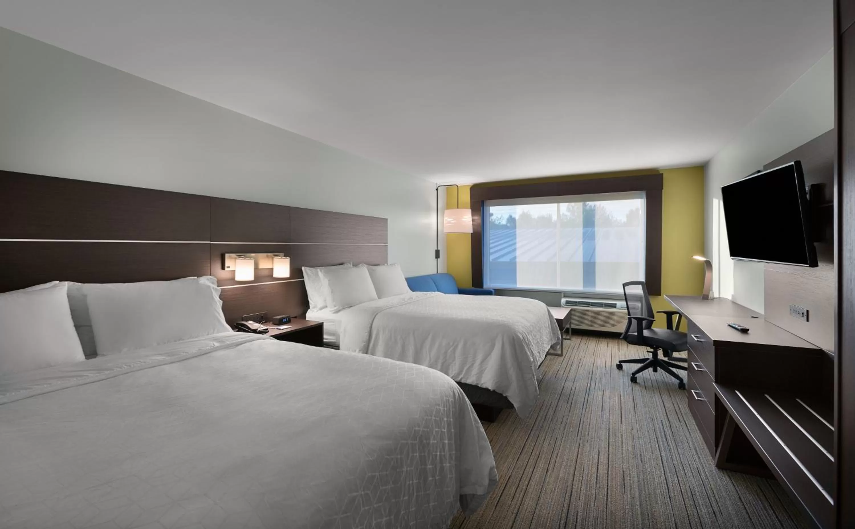Photo of the whole room, Bed in Holiday Inn Express - Lake Park by IHG