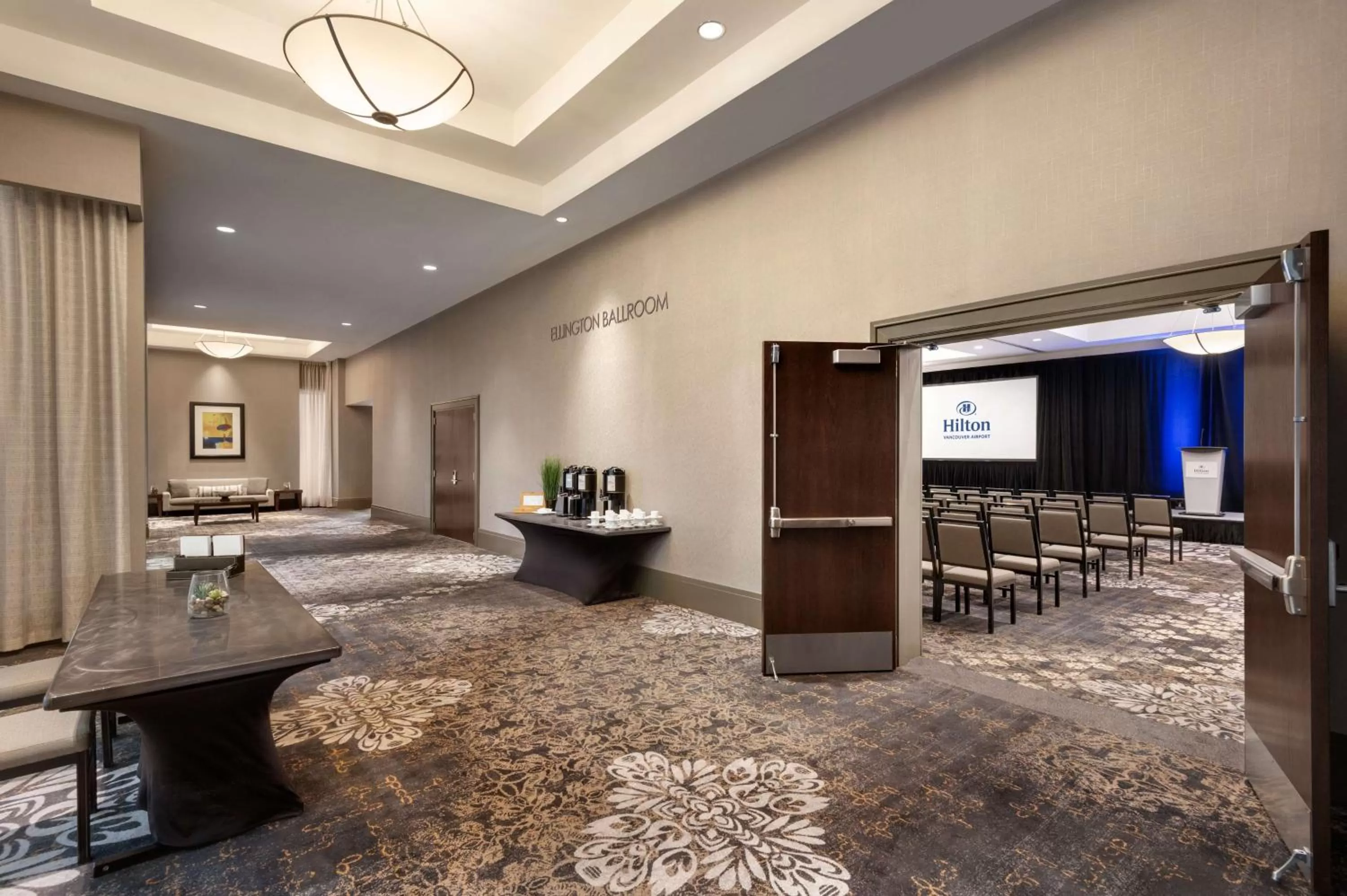 Meeting/conference room in Hilton Vancouver Airport