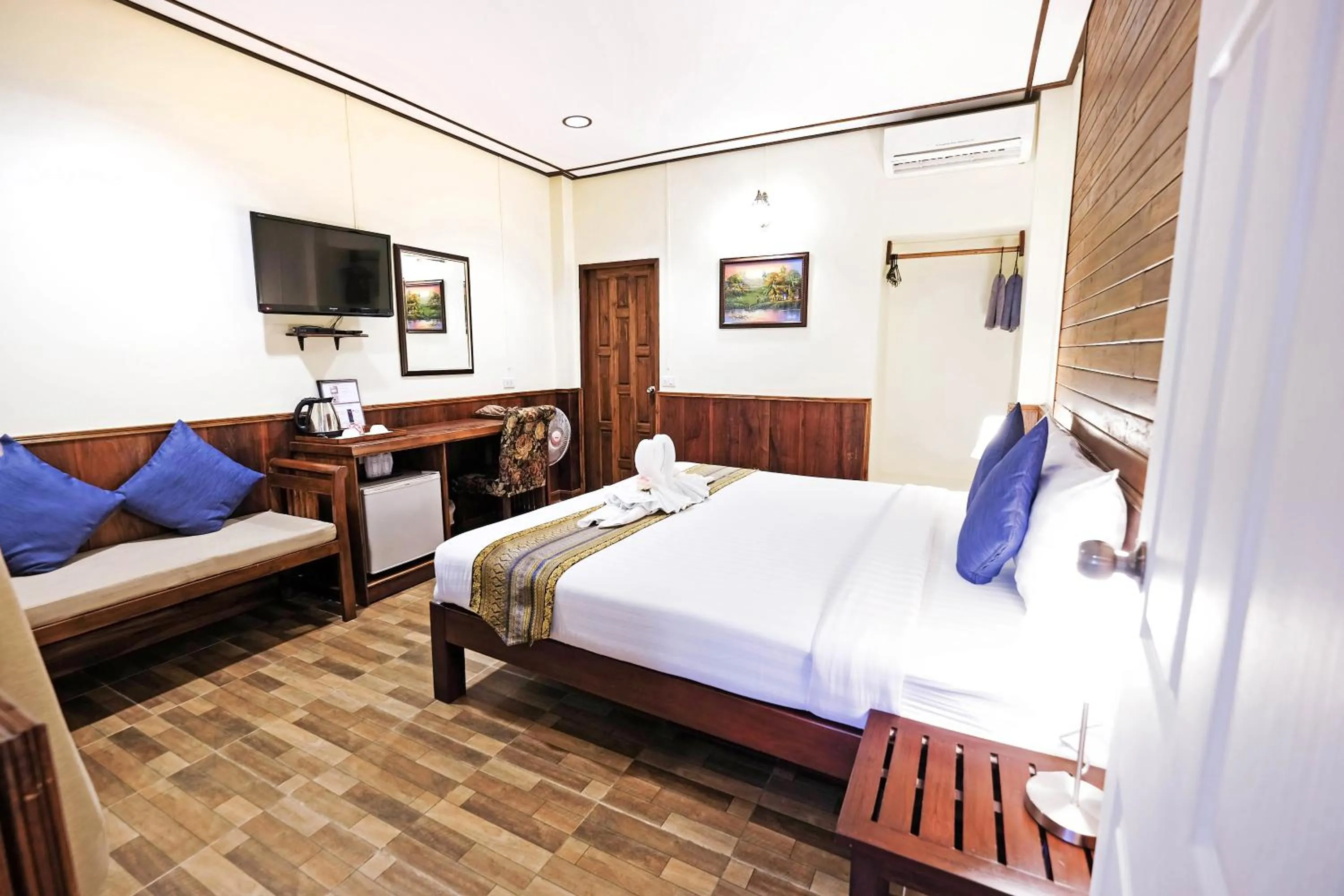 Photo of the whole room, Bed in Vieng Tawan Sukhothai Hotel