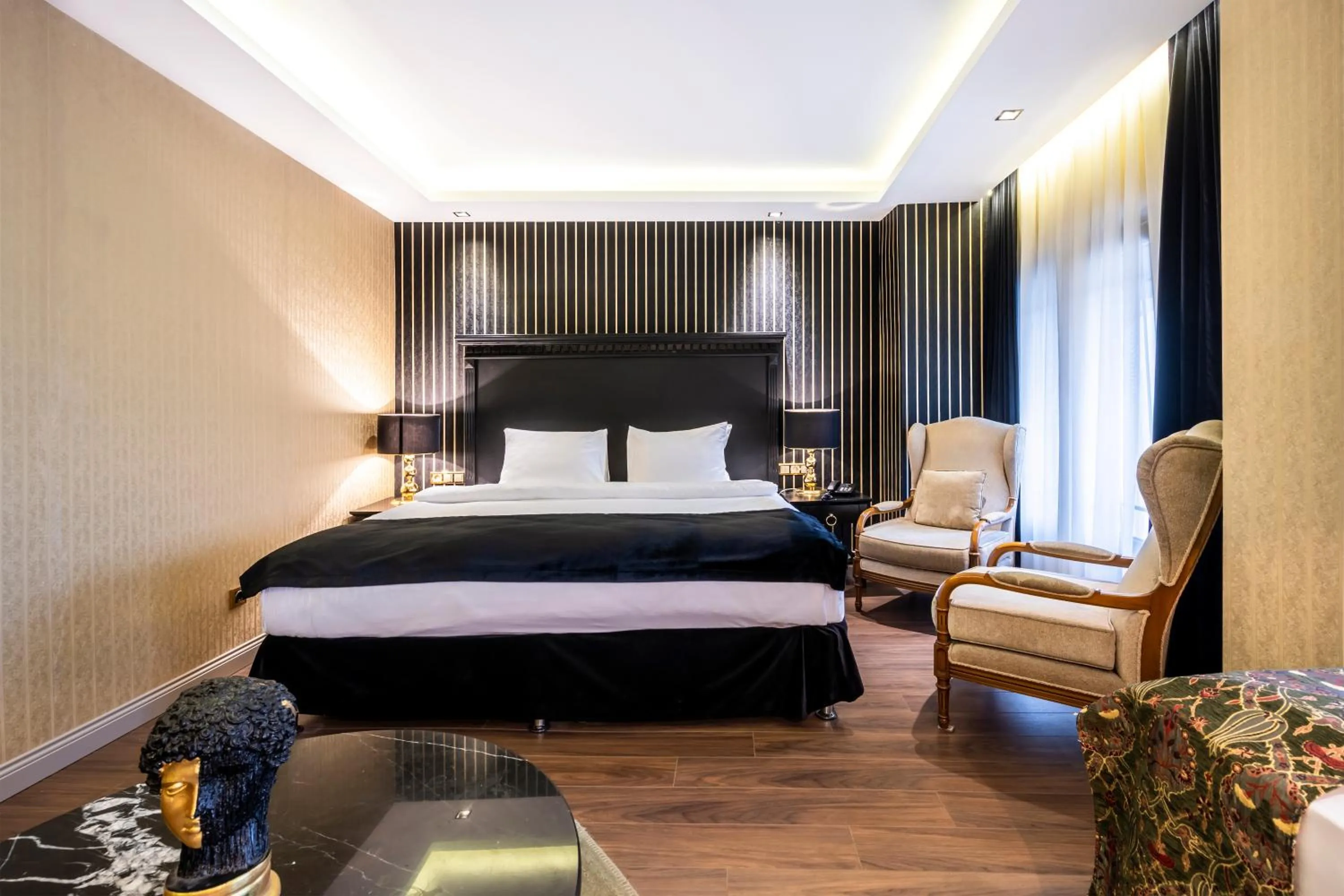 Bed in Golden Gate Hotel Topkapı