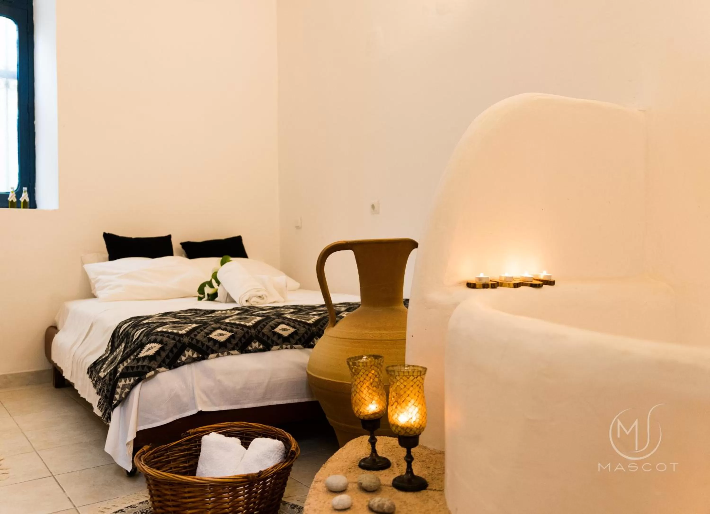 Bed in Mascot Garden Rooms