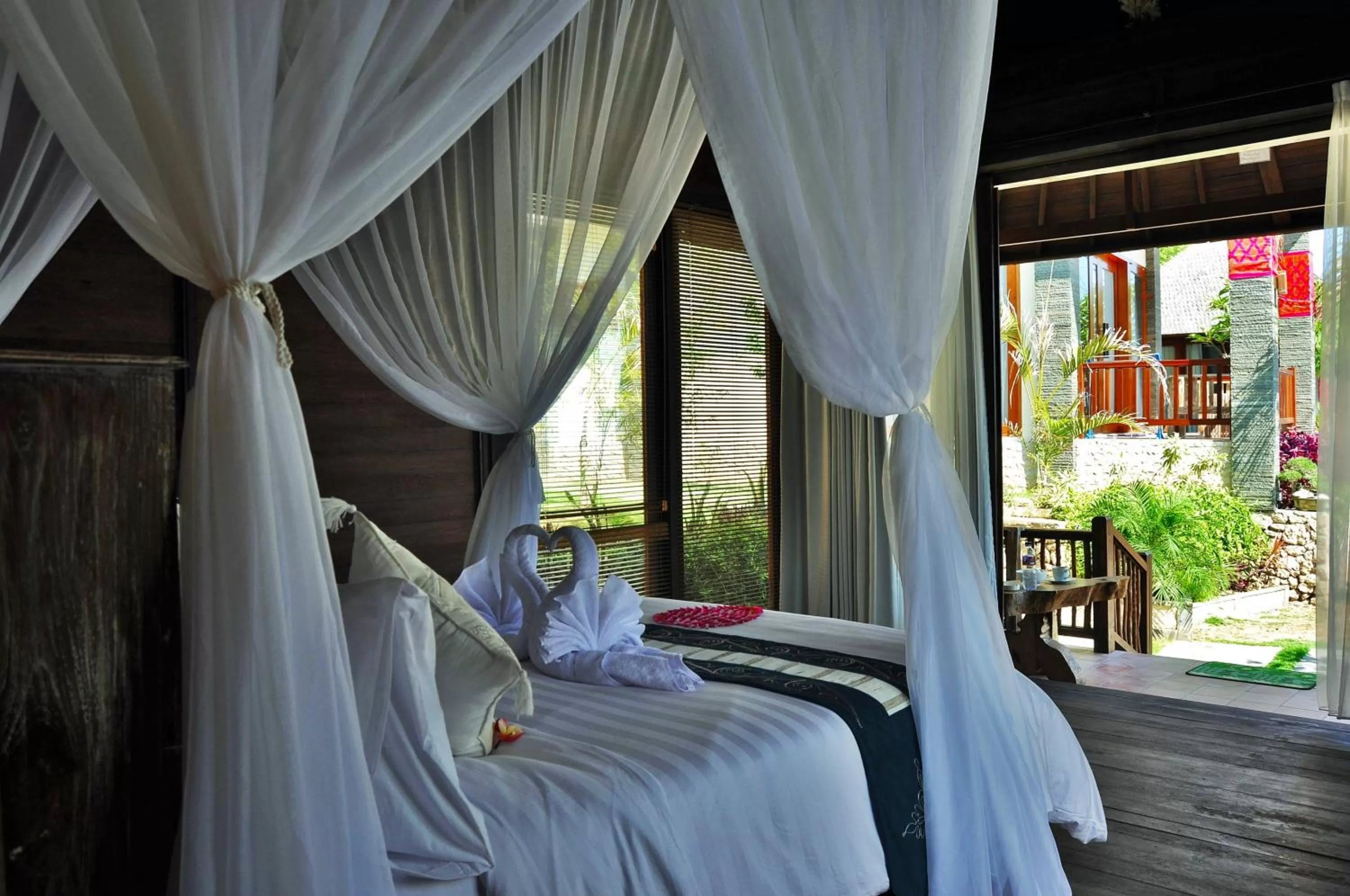 Balcony/Terrace, Bed in Ocean Terrace Suite And Spa Luxury