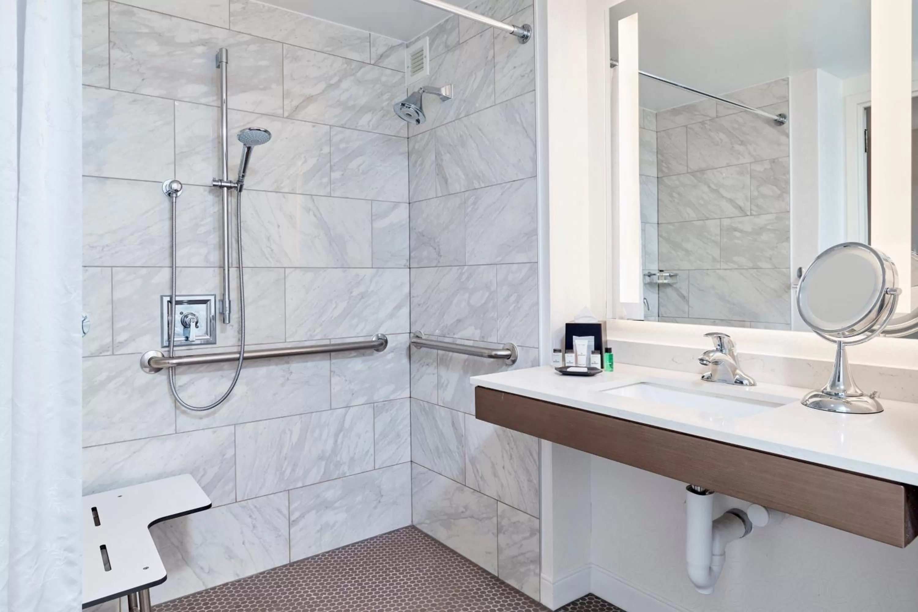 Bathroom in Sheraton Jacksonville Hotel