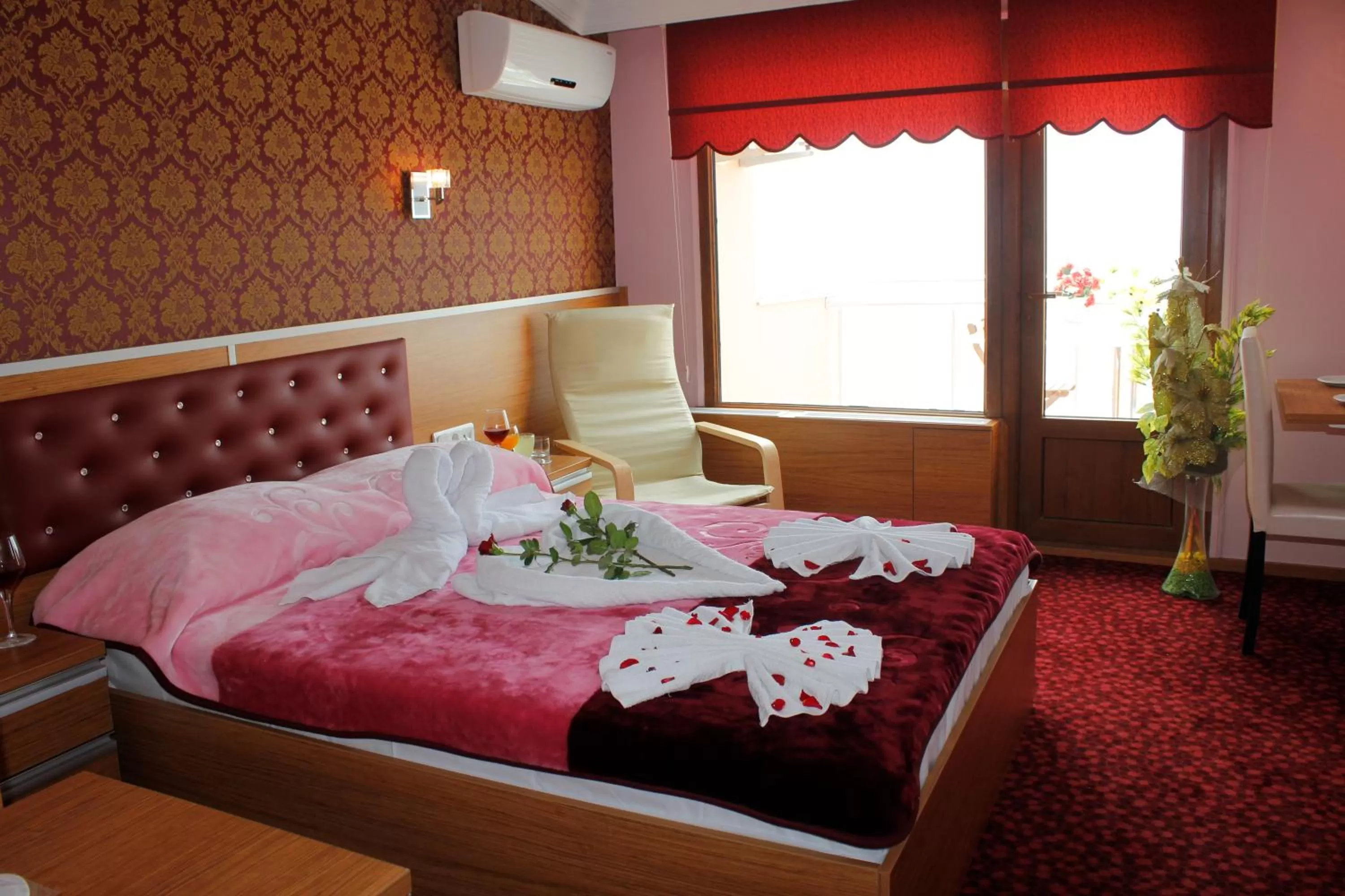 Decorative detail, Bed in Hopa Heyamo Hotel